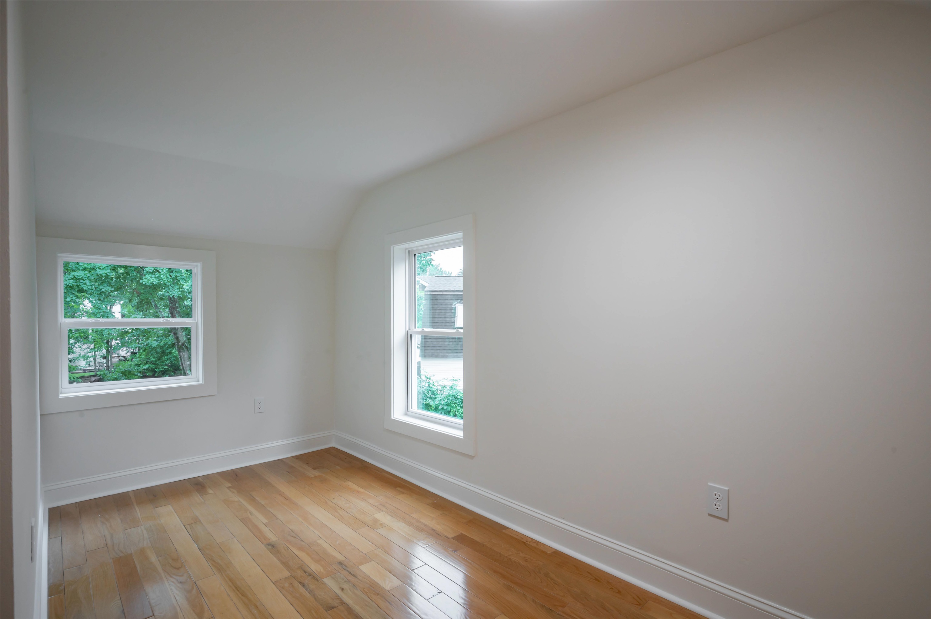 193 East Dunstable Road Property Photo 19