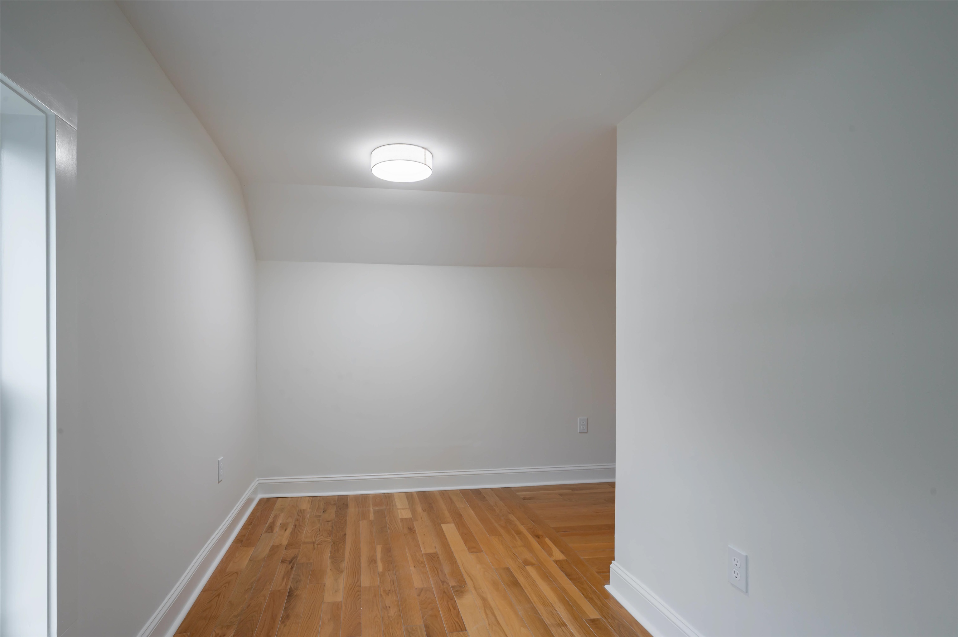 193 East Dunstable Road Property Photo 21