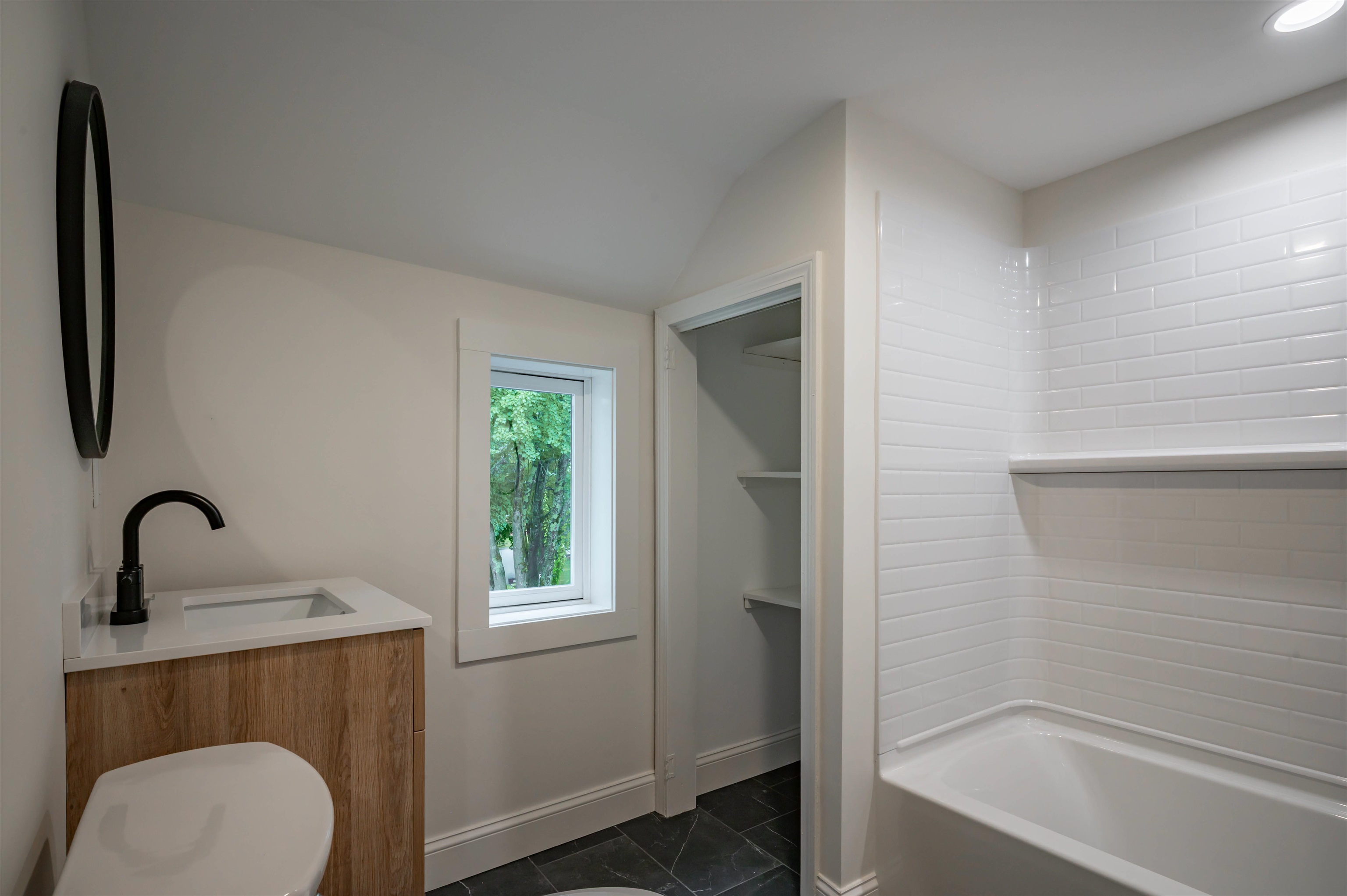 193 East Dunstable Road Property Photo 23