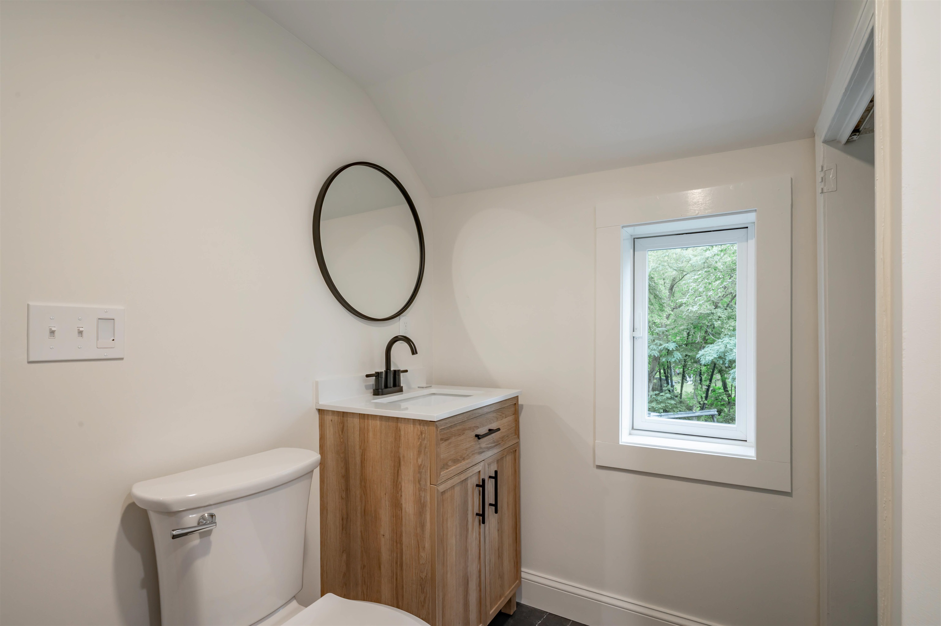 193 East Dunstable Road Property Photo 24