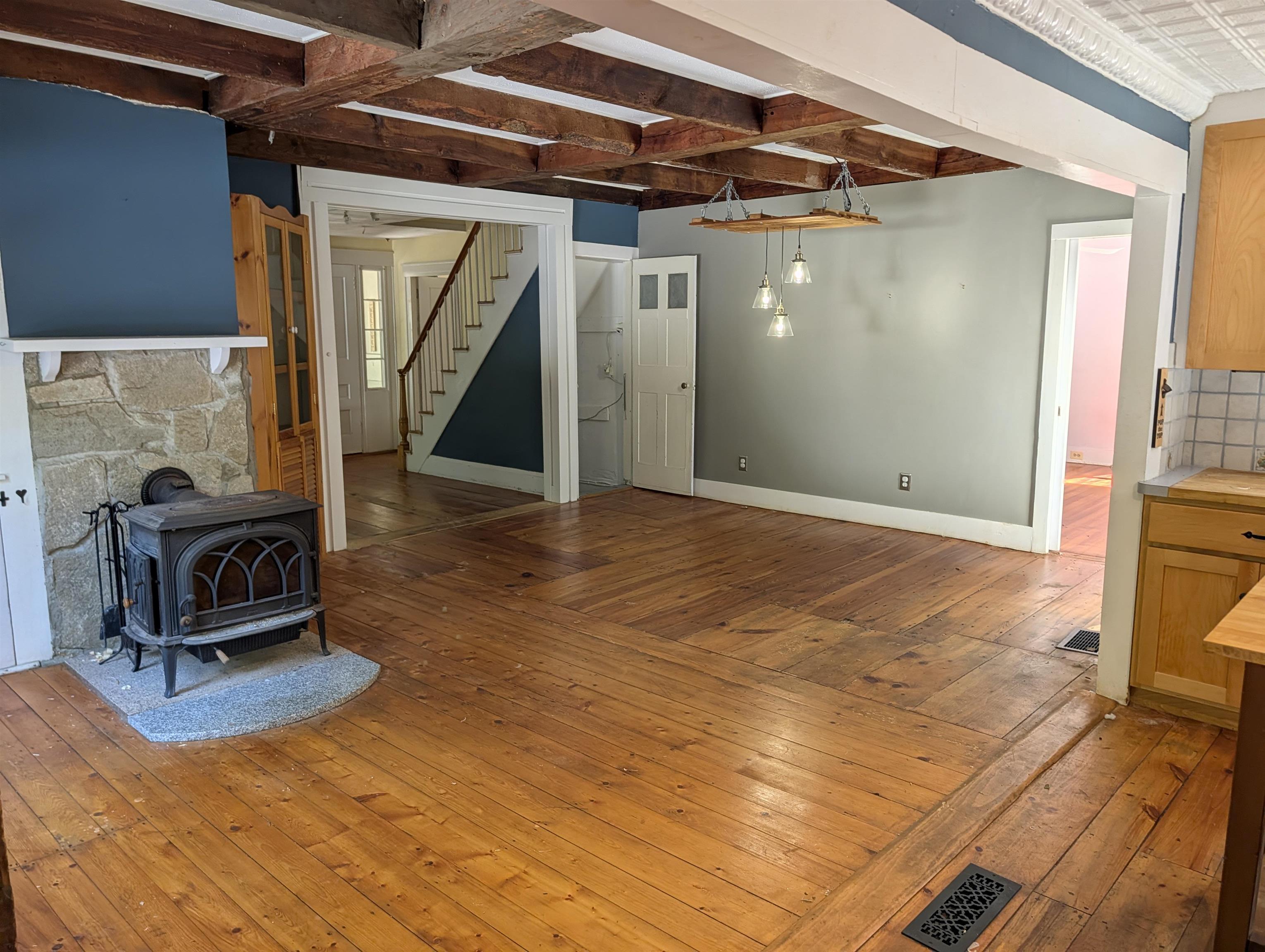 469 N State Street Property Photo 13