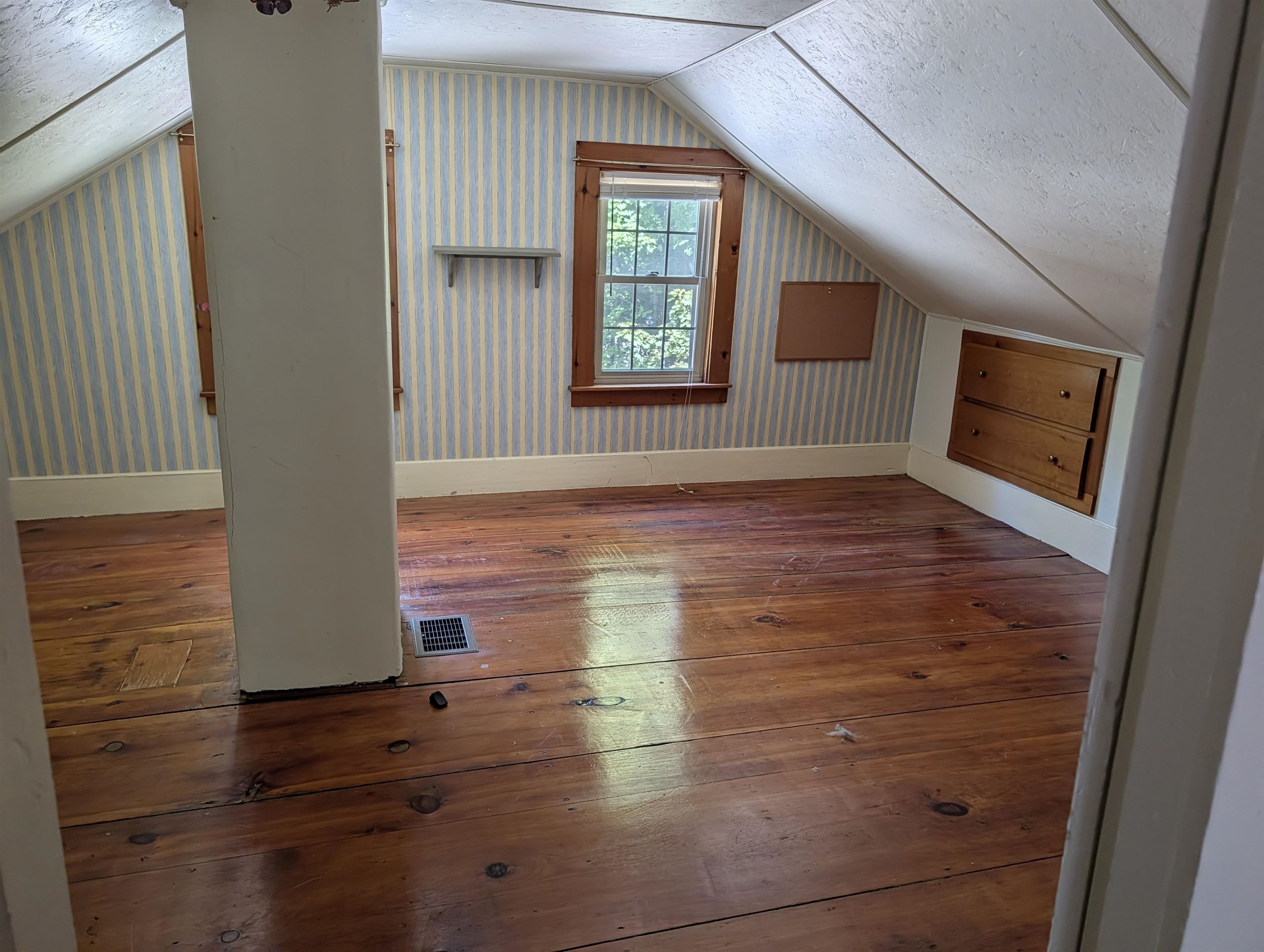 469 N State Street Property Photo 21
