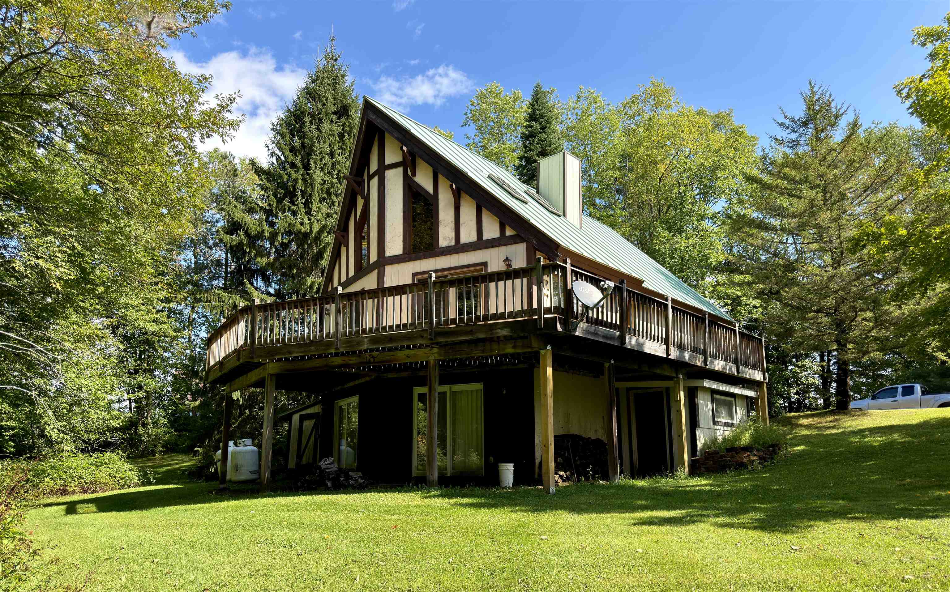 748 Barrows Road Property Photo 1