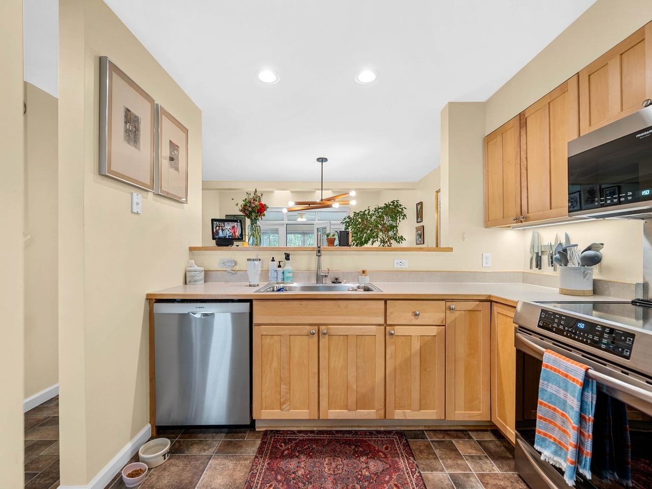 30 Mansfield Lane Property Photo 8