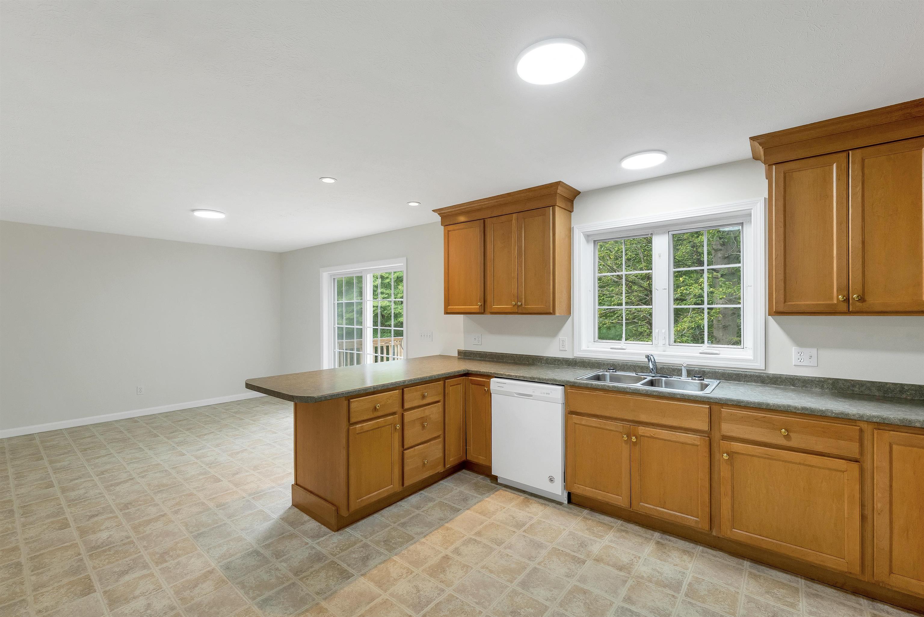 166 Sandown Road Property Photo 6