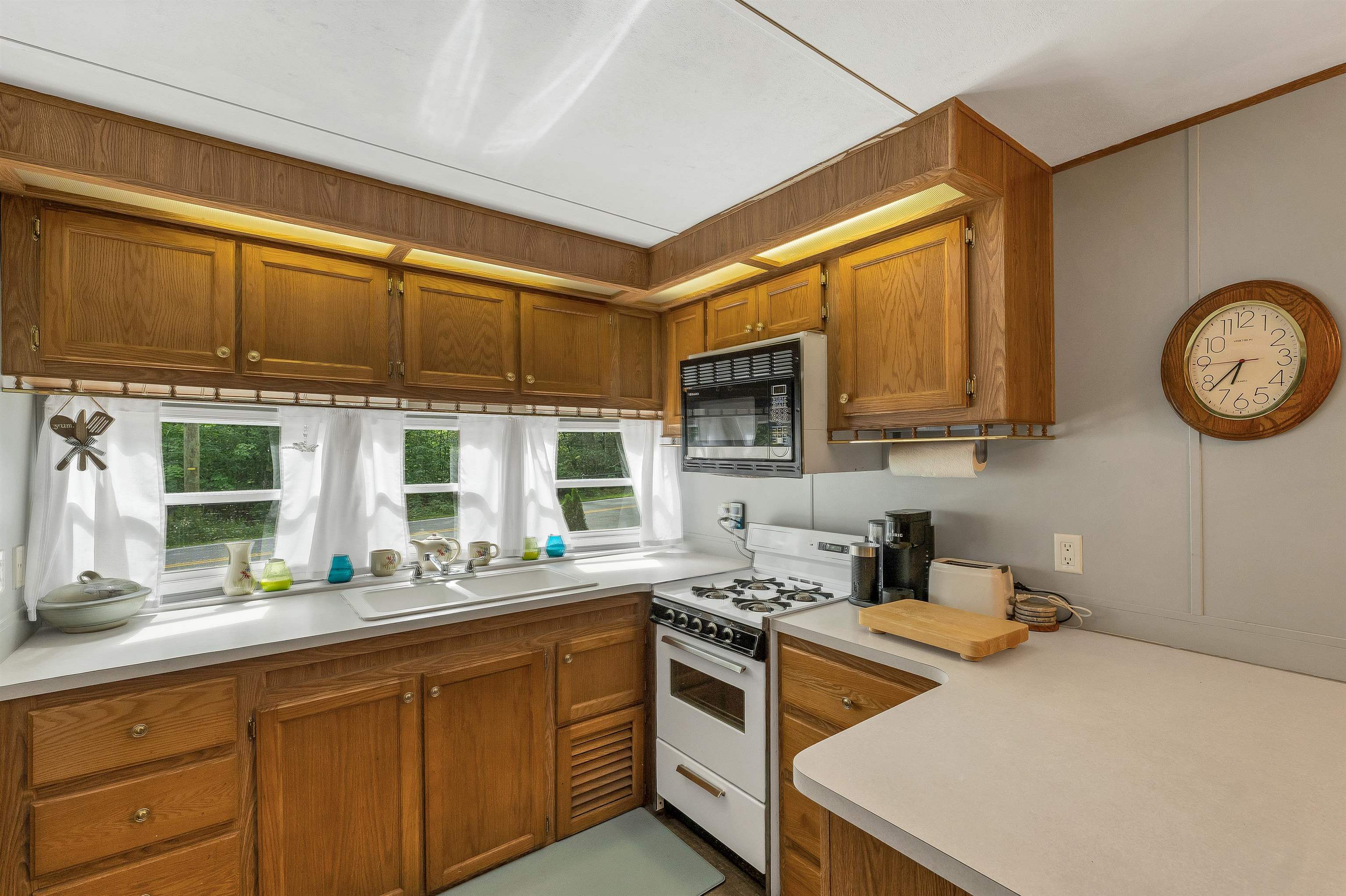 11 Paugus Circle Property Photo 5