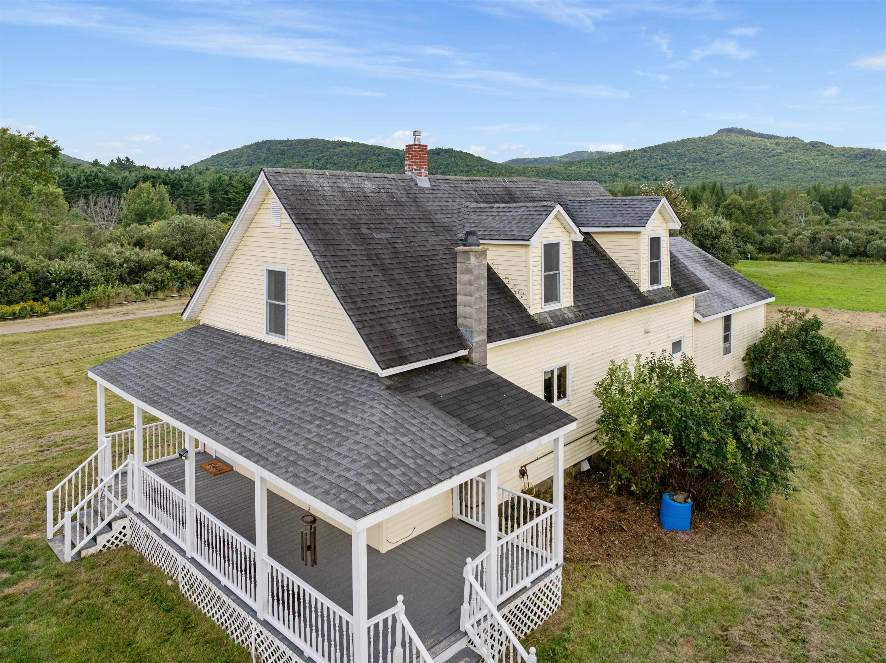 1367 Lost Nation Road Property Photo 2