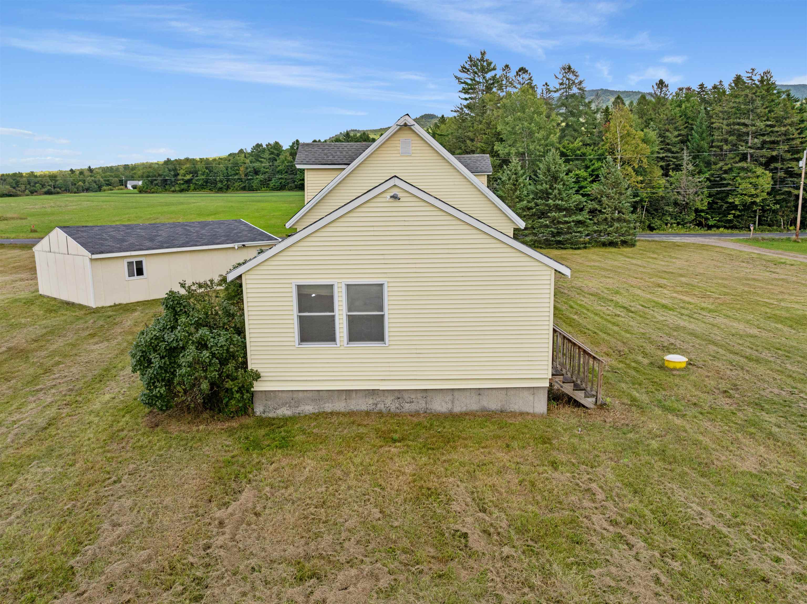 1367 Lost Nation Road Property Photo 5