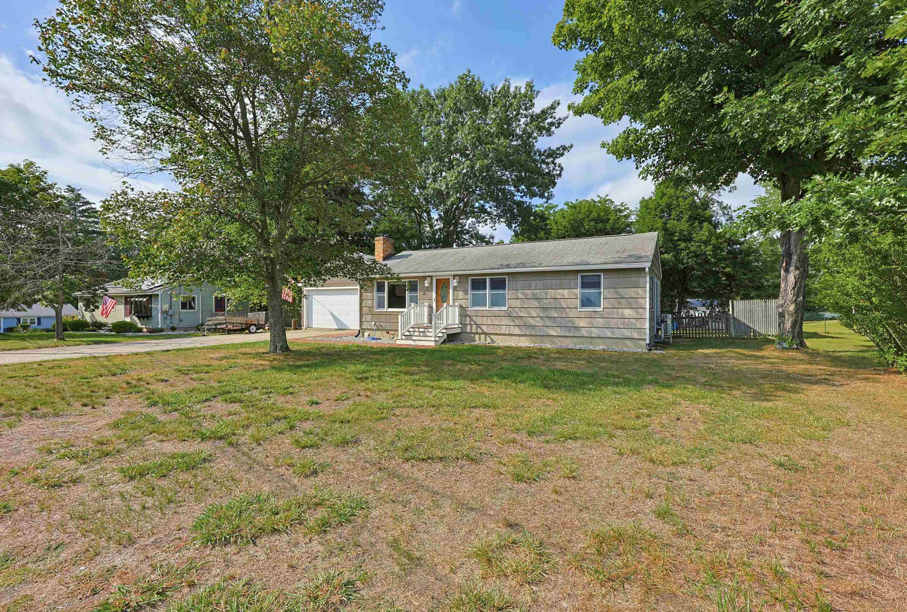 12 Olive Avenue Property Photo 3