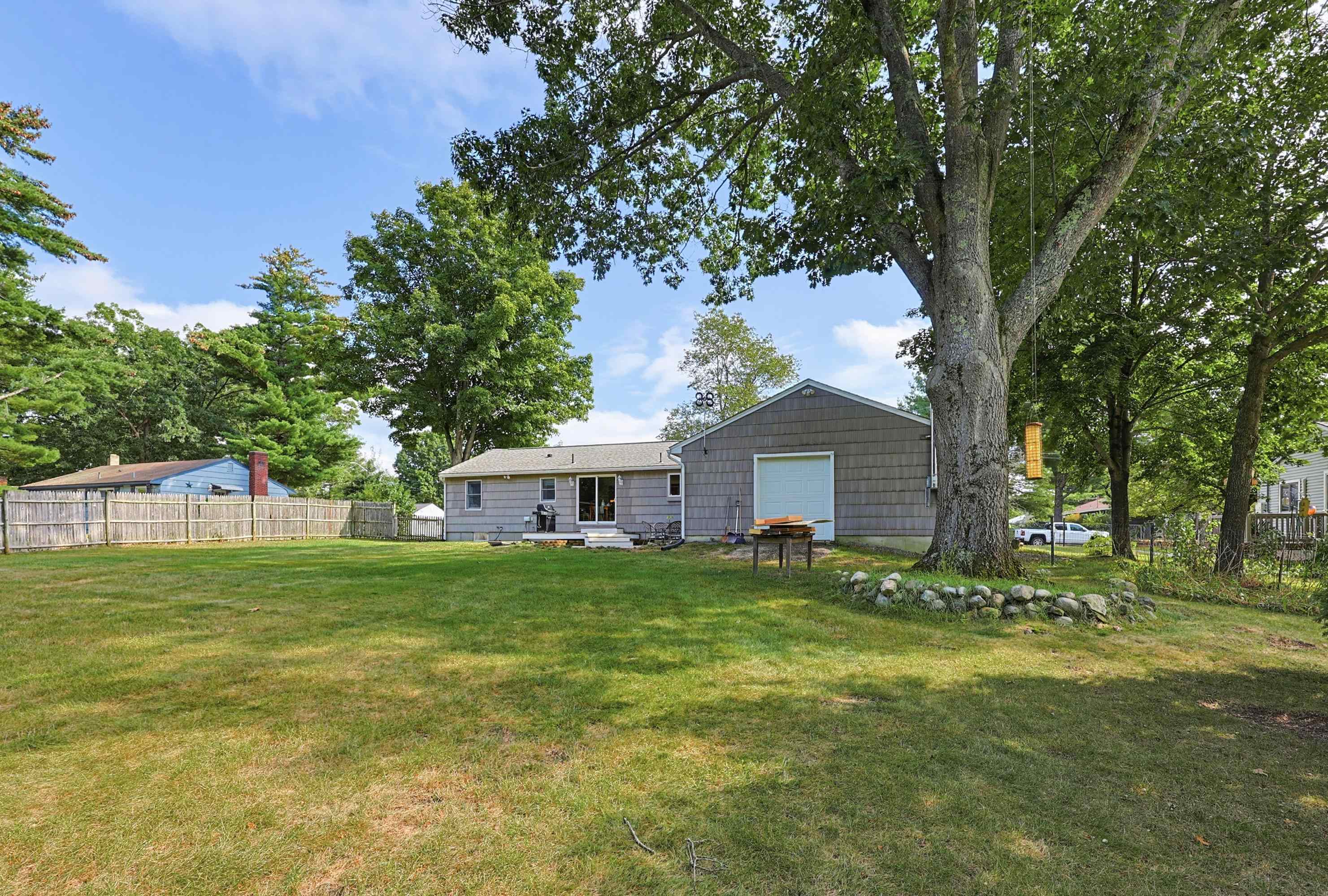 12 Olive Avenue Property Photo 7