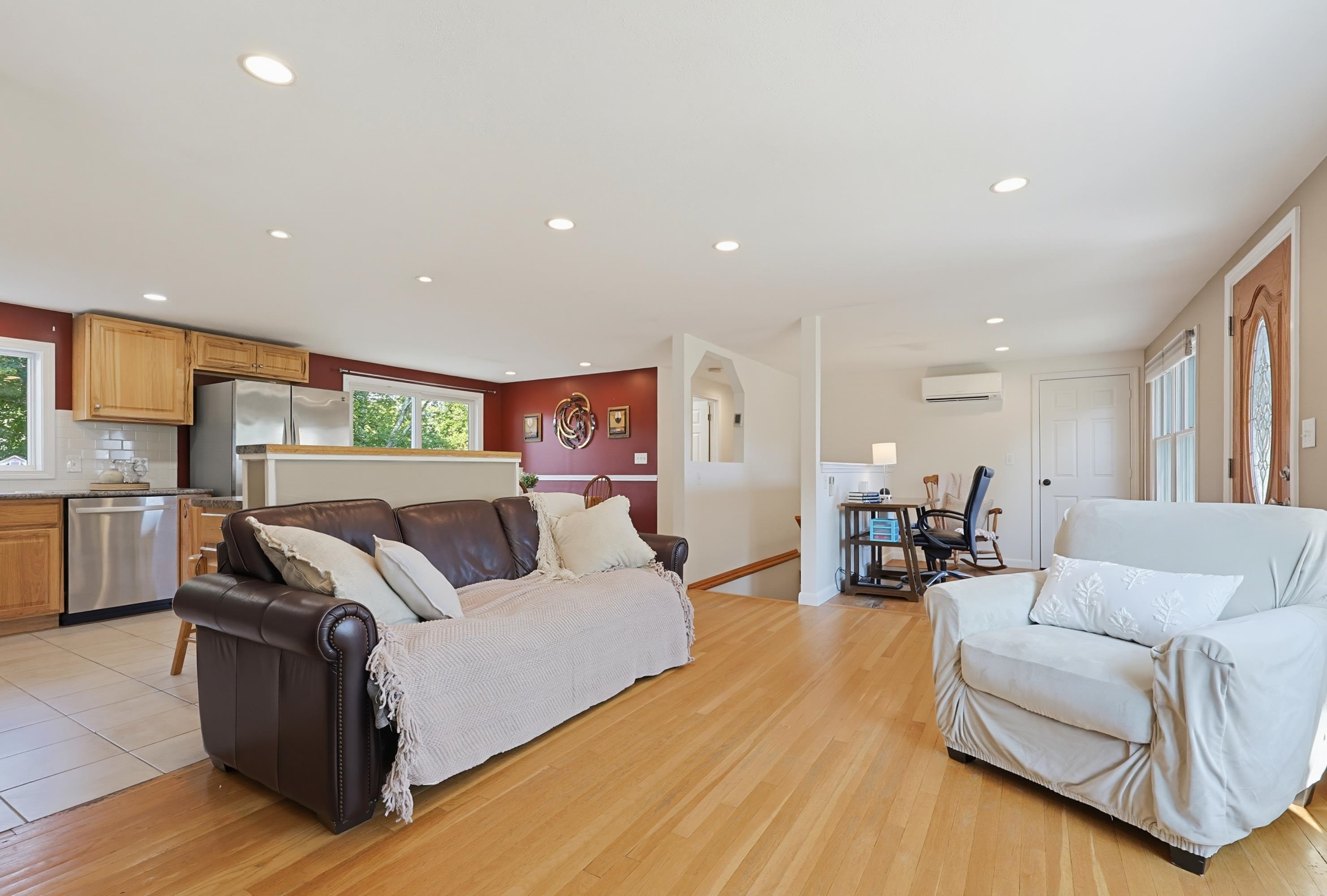 12 Olive Avenue Property Photo 8