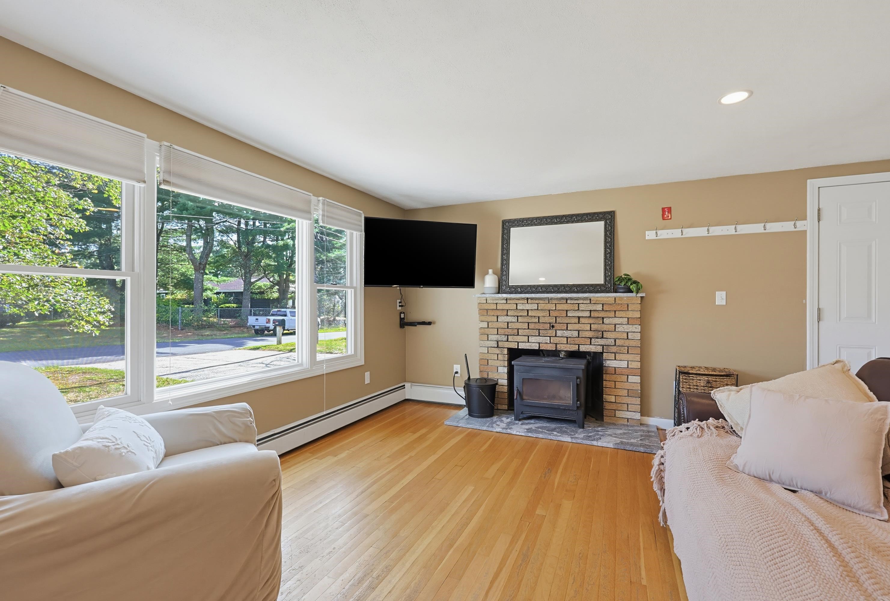 12 Olive Avenue Property Photo 10