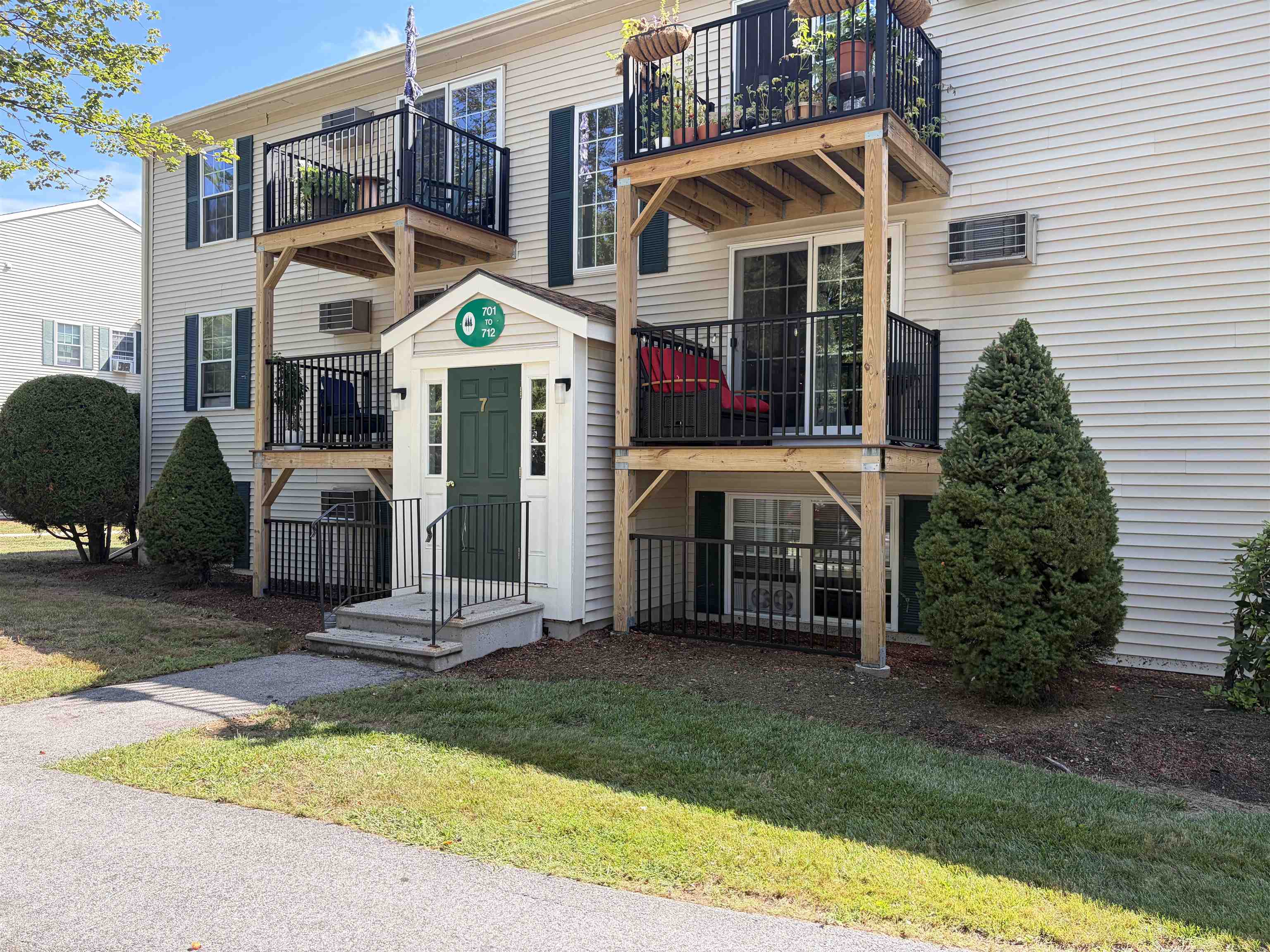 702 White Cedar Boulevard Property Photo 1