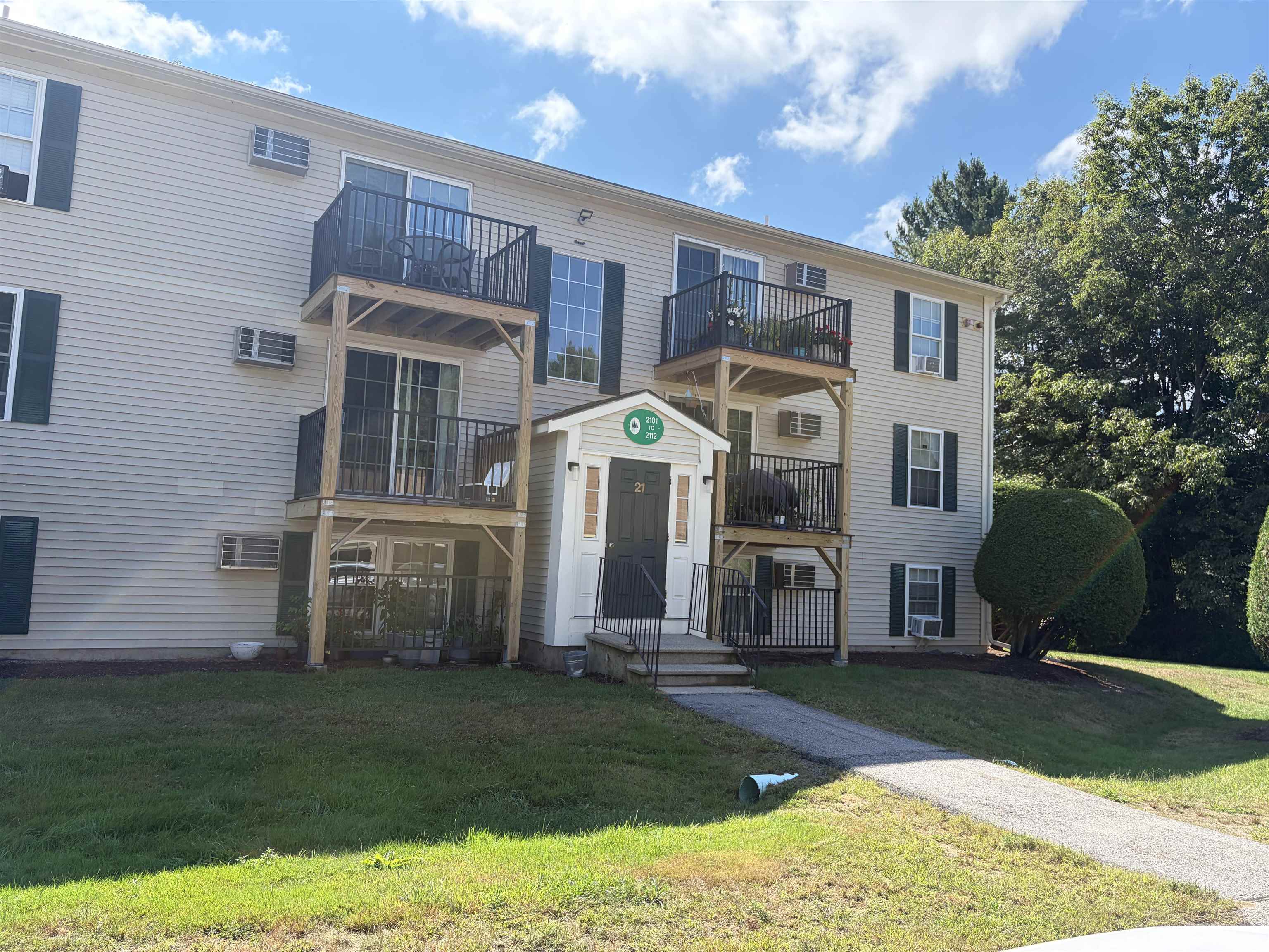 2108 White Cedar Boulevard Property Photo 1