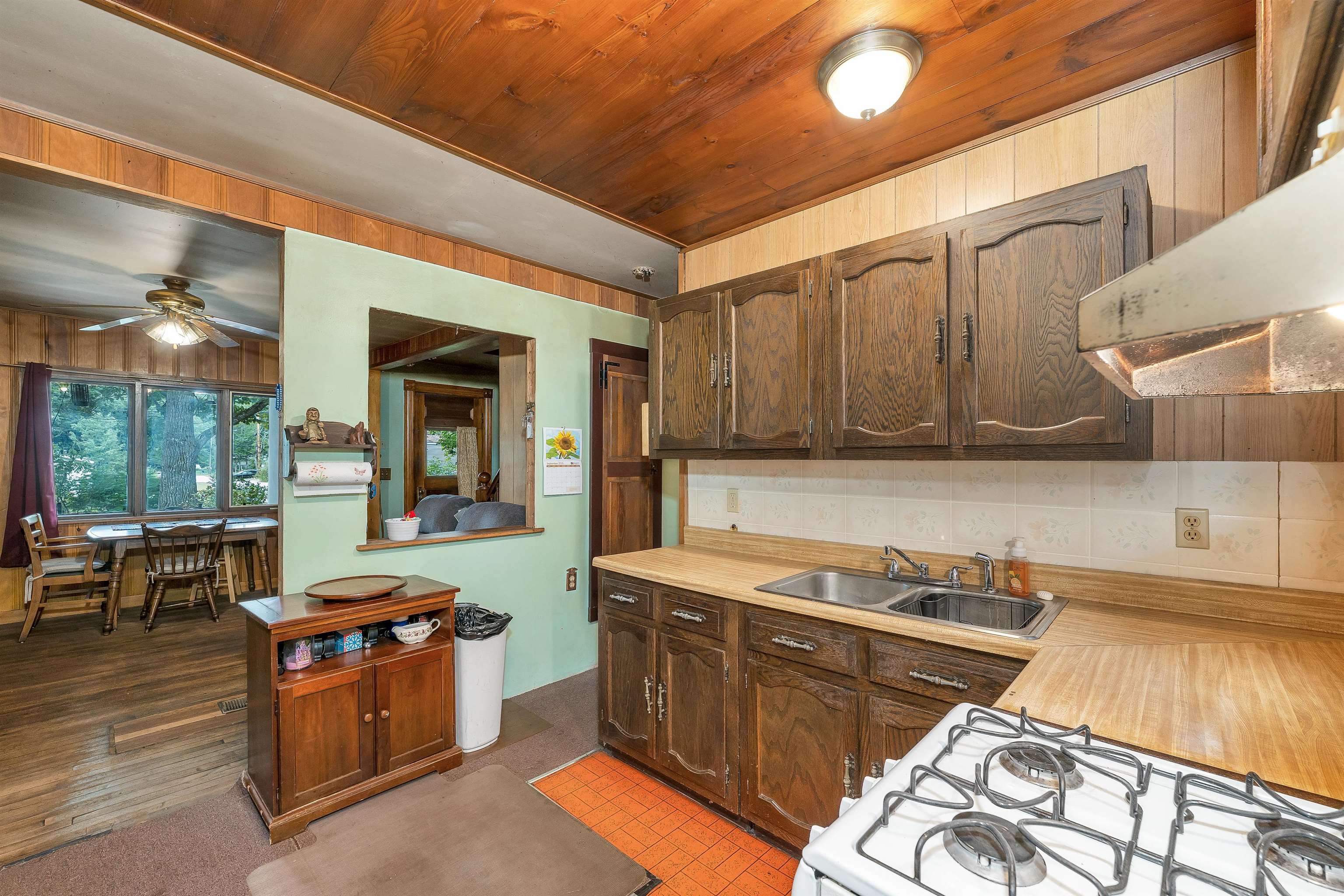 169 Old Town Road Property Photo 4