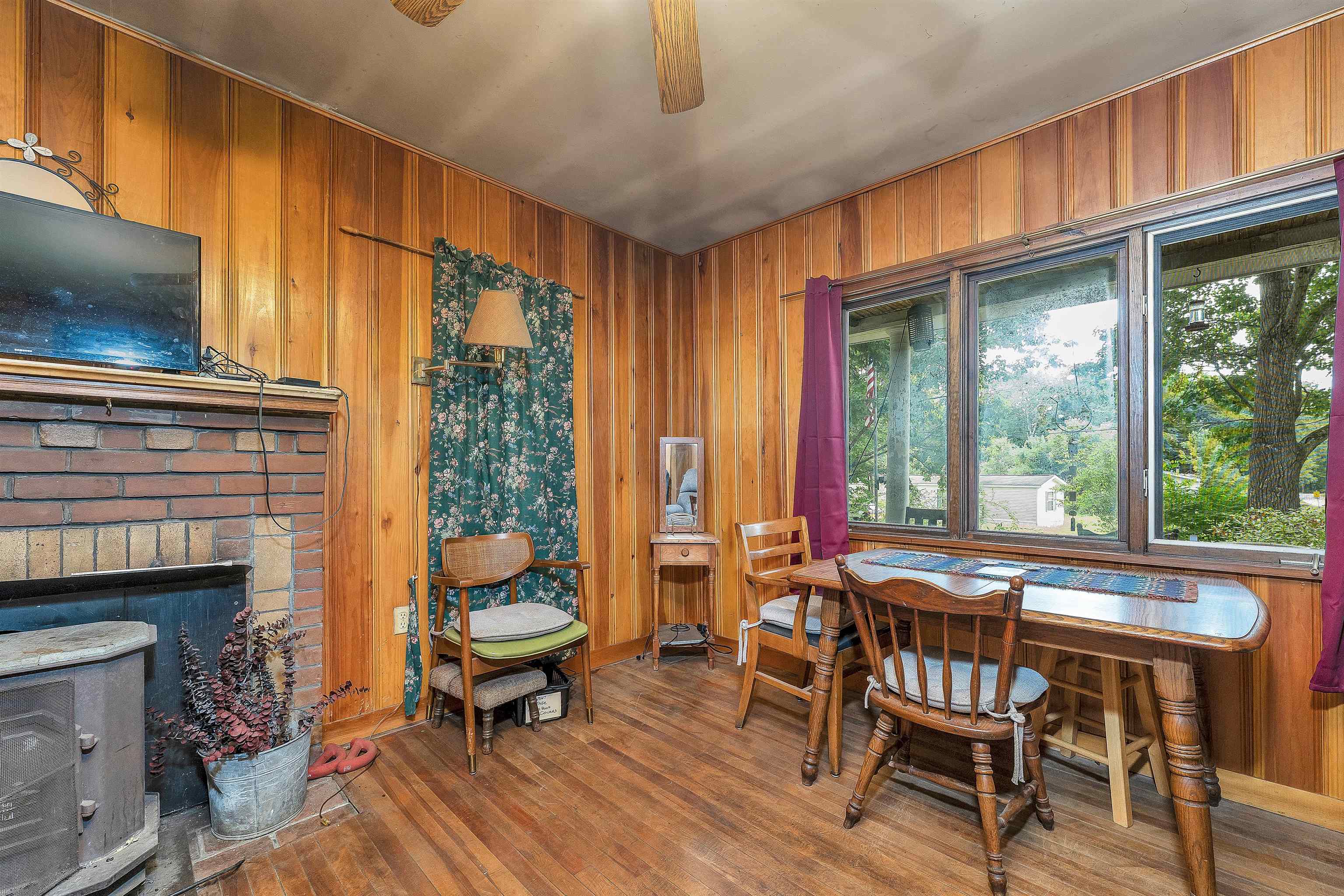 169 Old Town Road Property Photo 8