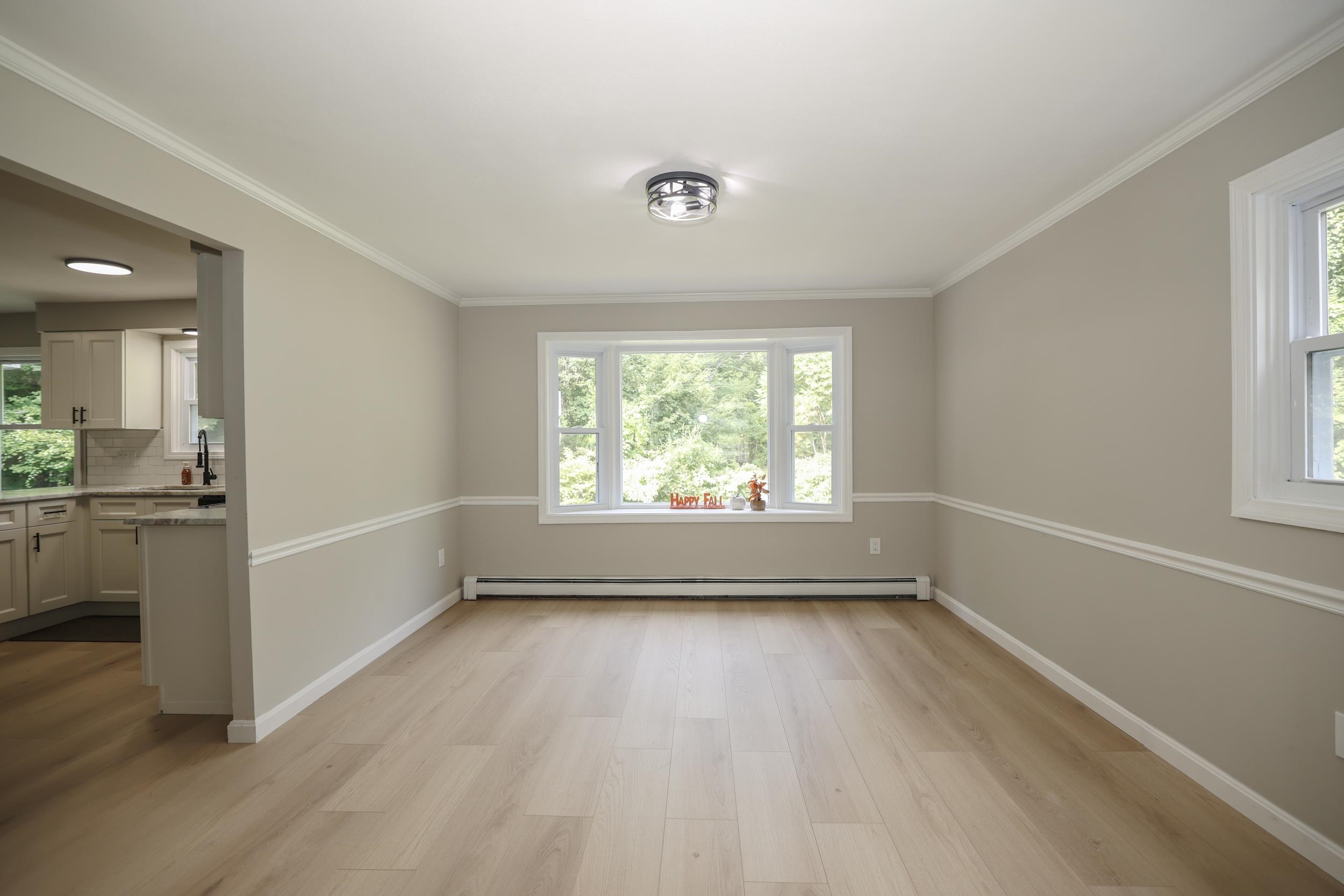 33 Baboosic Lake Road Property Photo 9