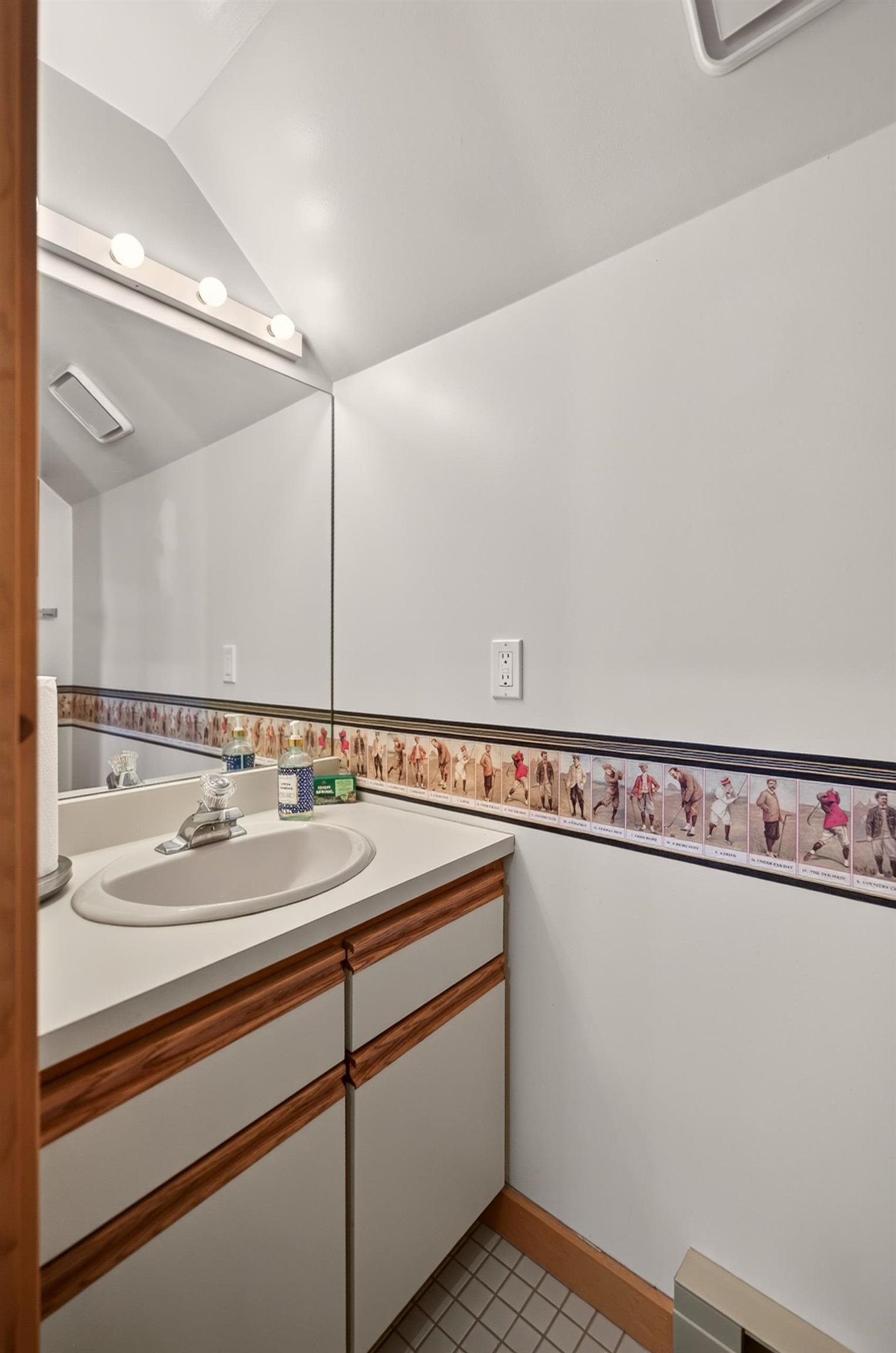 10 Tenth Lane Property Photo 8