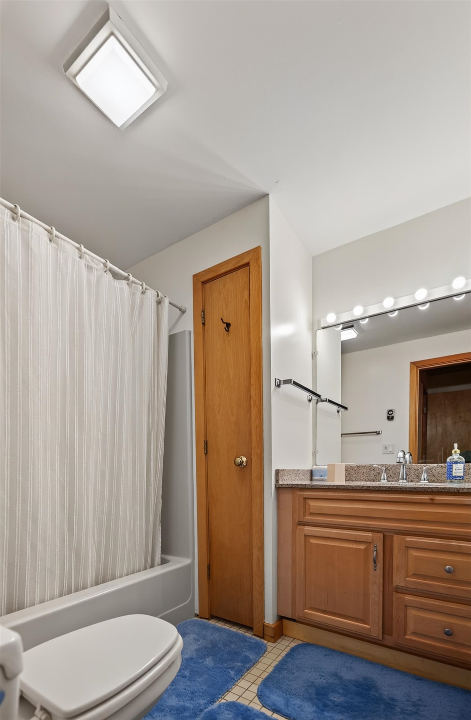 10 Tenth Lane Property Photo 17
