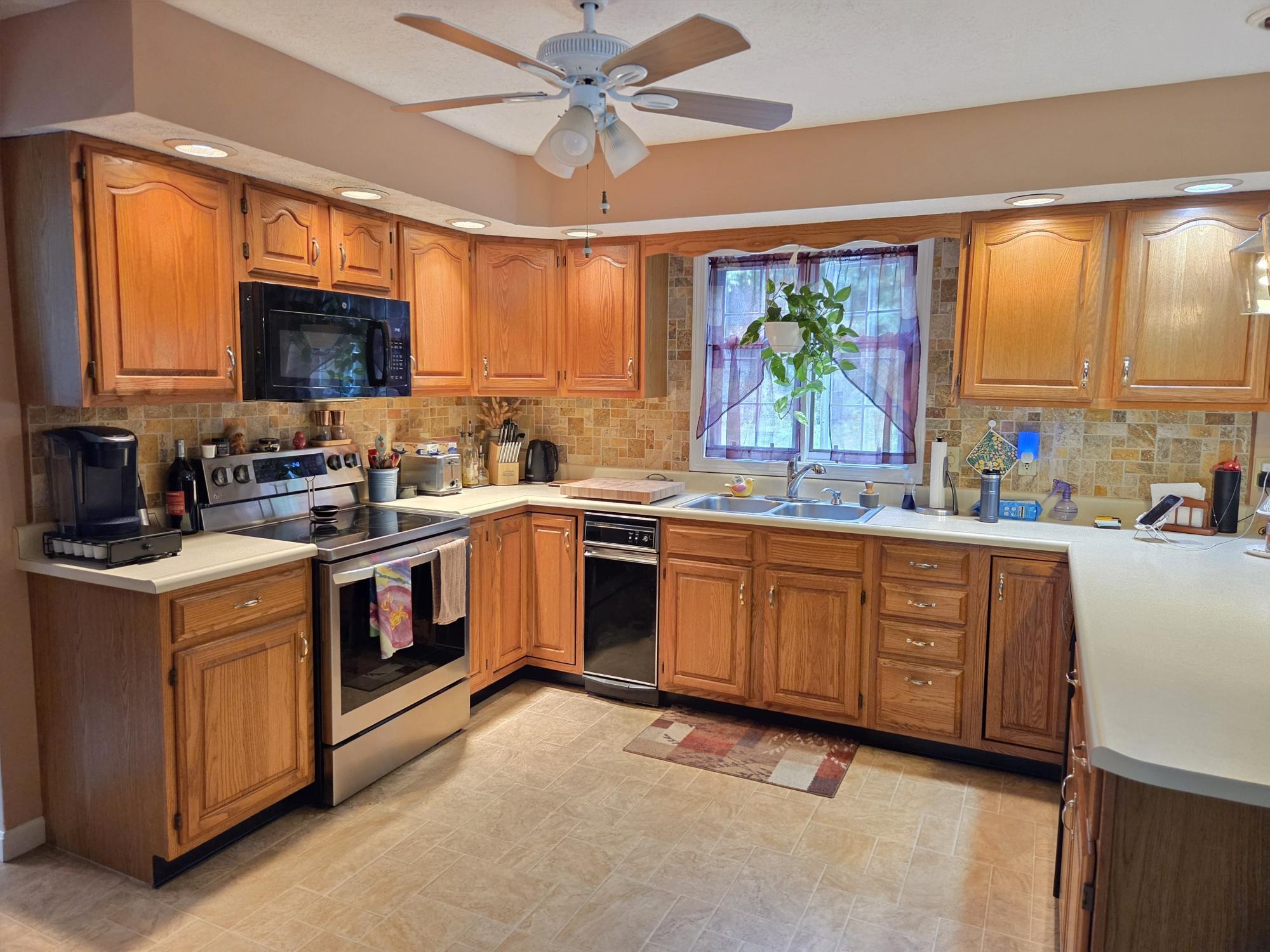 61 Giffin Court Property Photo 2