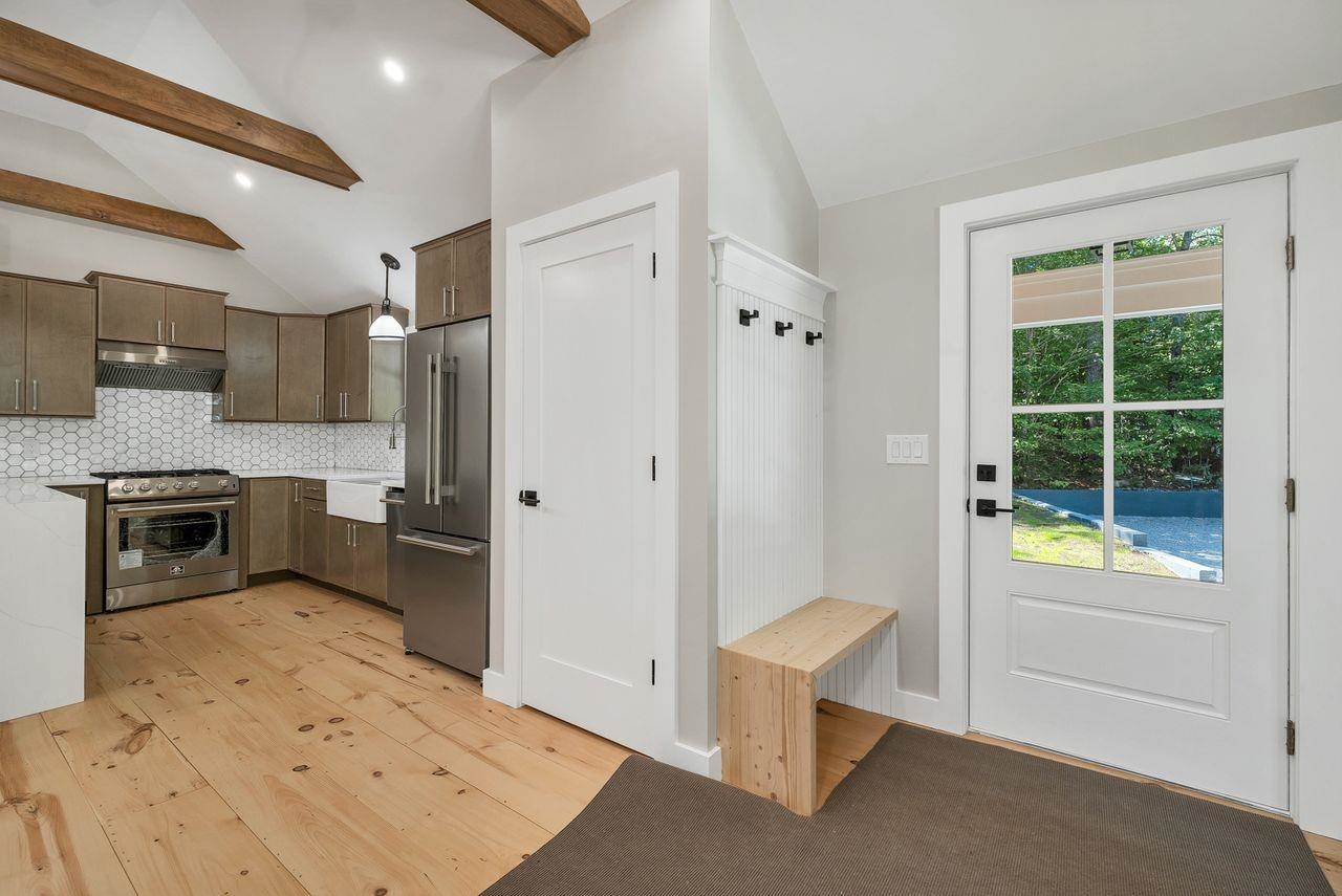 17 Moss Lane Property Photo 9