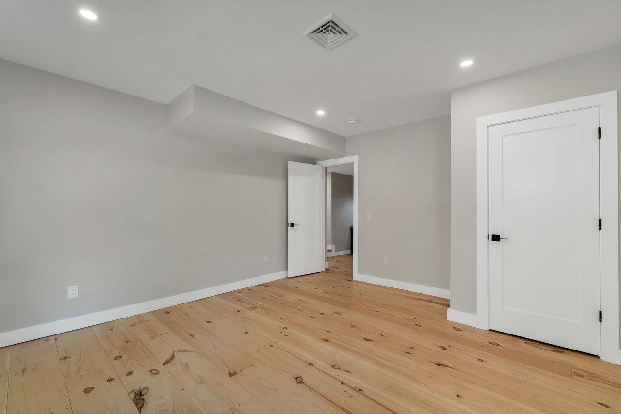 17 Moss Lane Property Photo 41