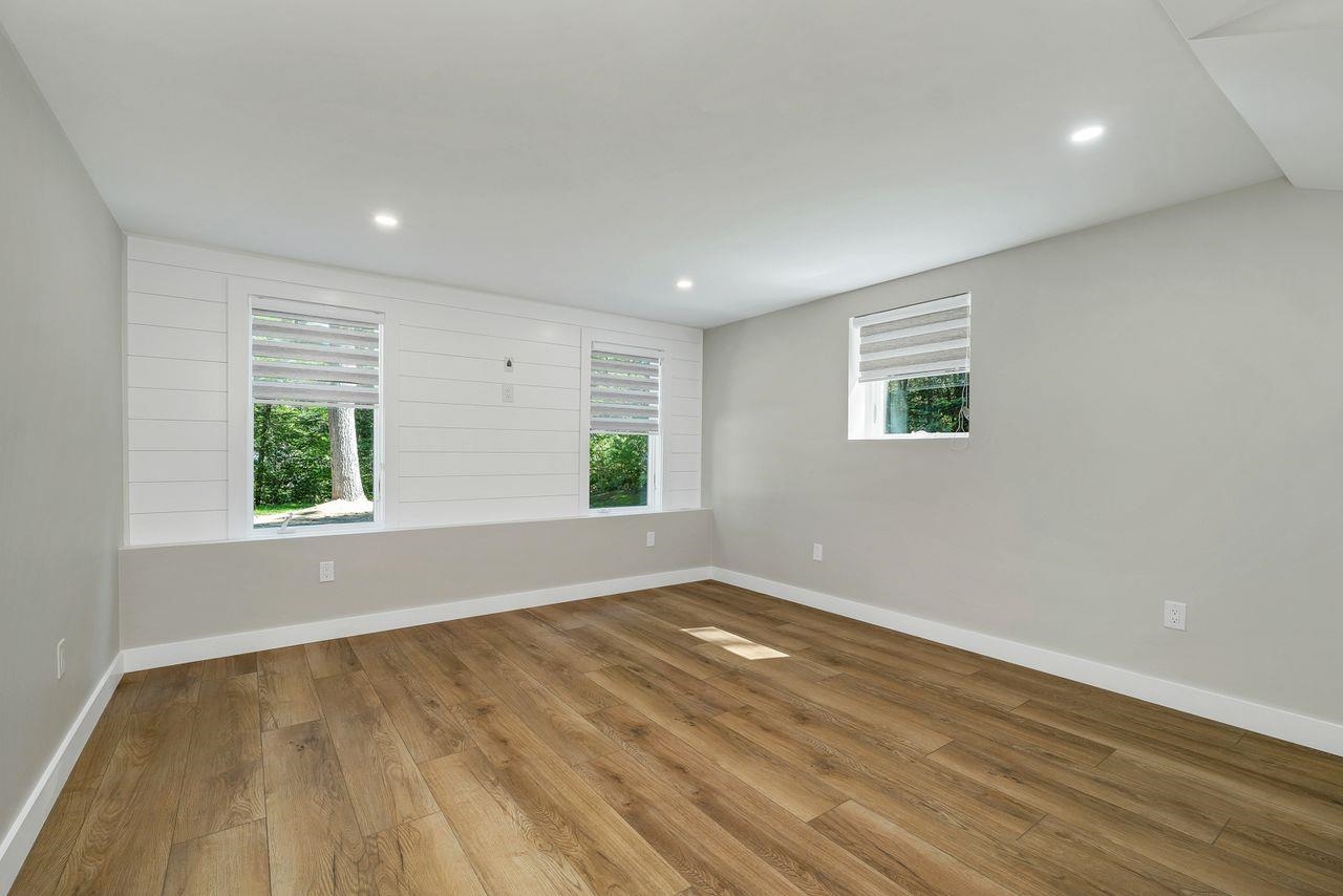 17 Moss Lane Property Photo 42