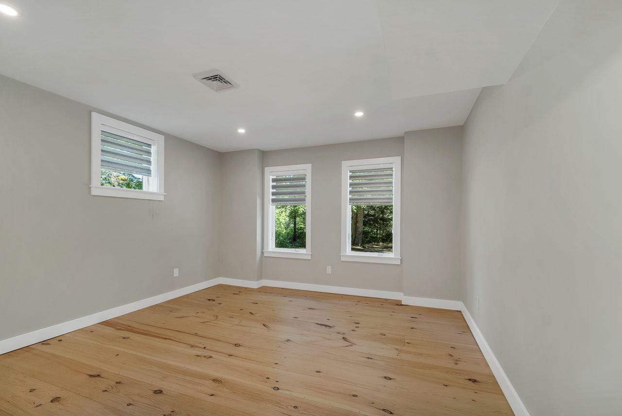 17 Moss Lane Property Photo 43