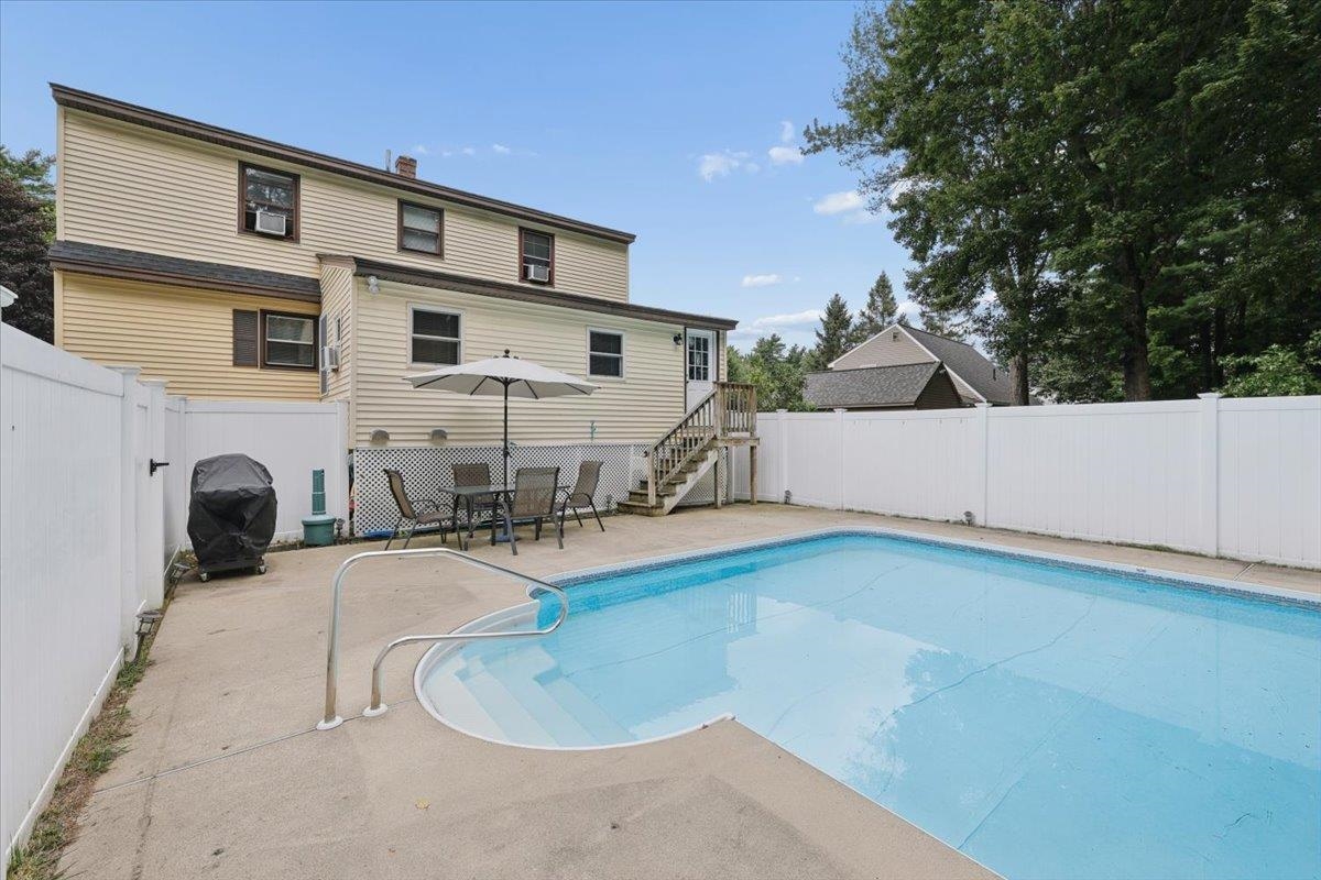 23 Hampshire Drive Property Photo 32