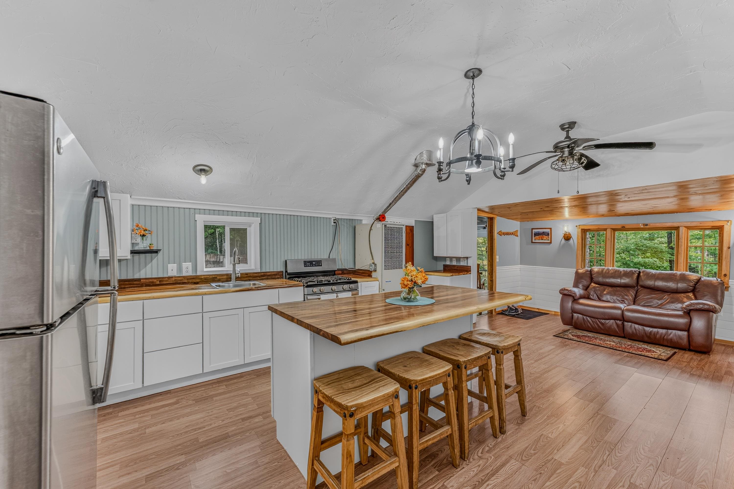848 Faraway Road Property Photo 5