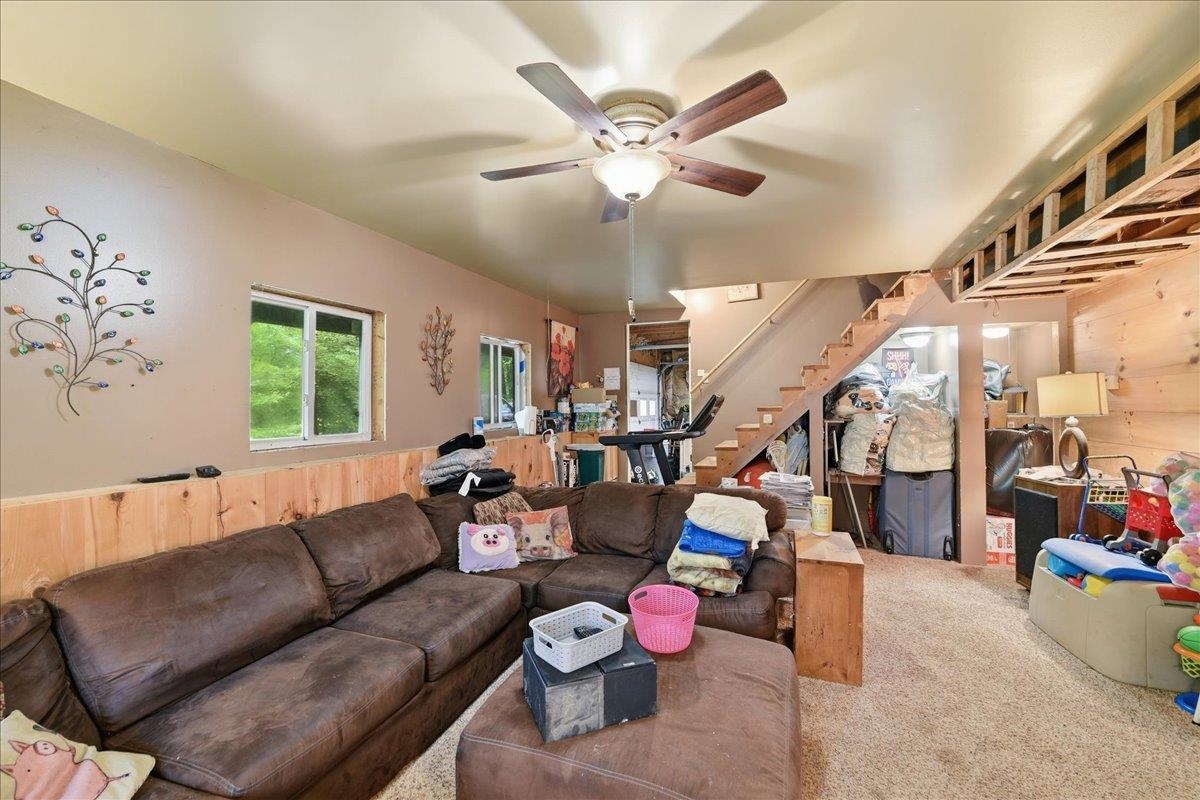 13 Broadview Estates Property Photo 20