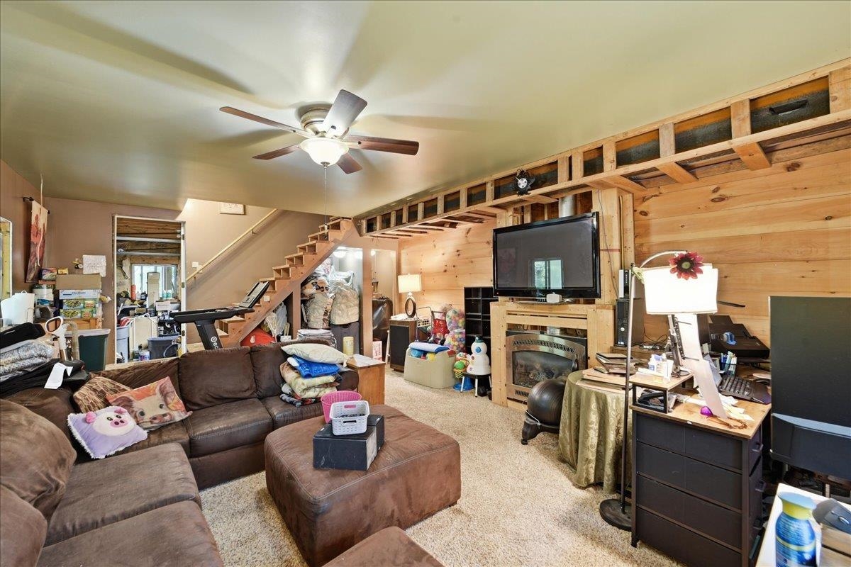 13 Broadview Estates Property Photo 22