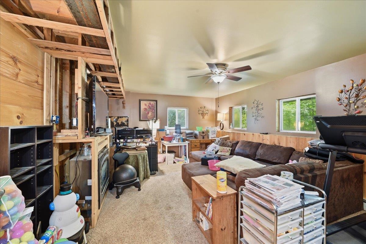 13 Broadview Estates Property Photo 24
