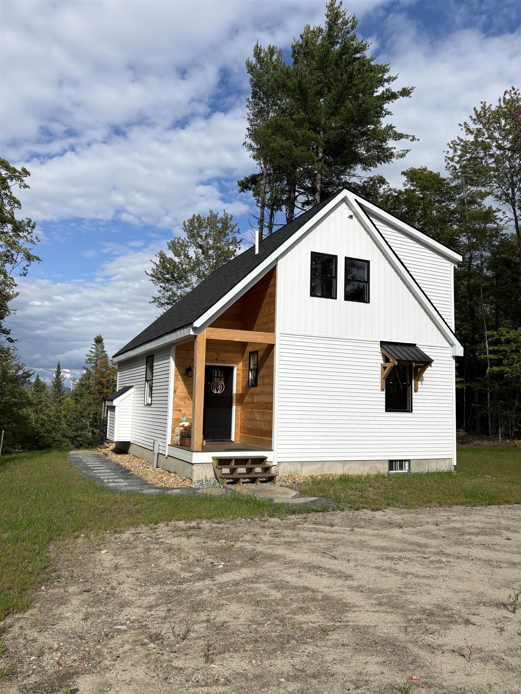 988 North Groton Road Property Photo 1