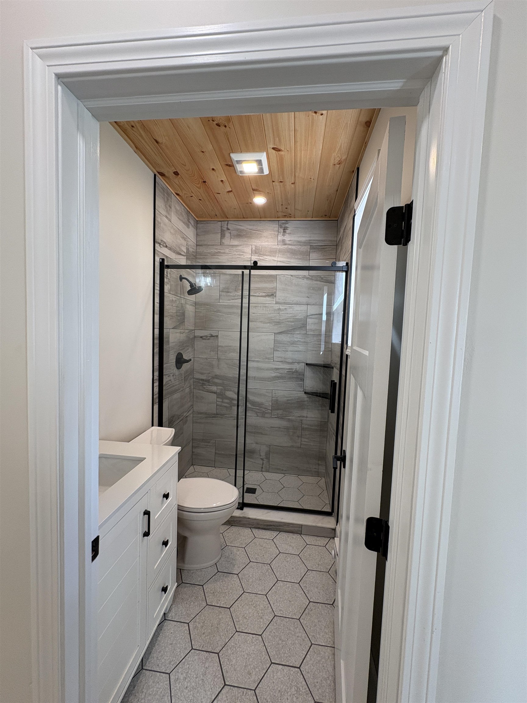 988 North Groton Road Property Photo 13