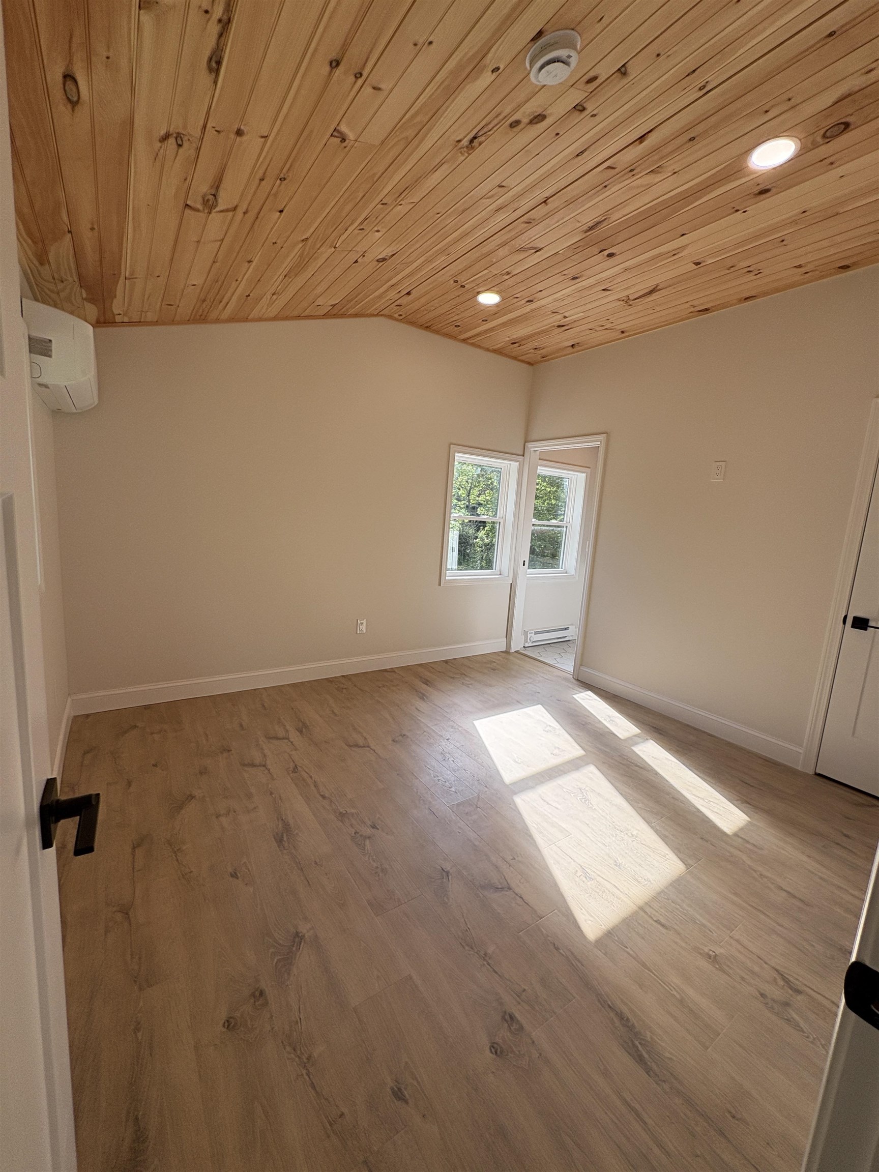 988 North Groton Road Property Photo 17