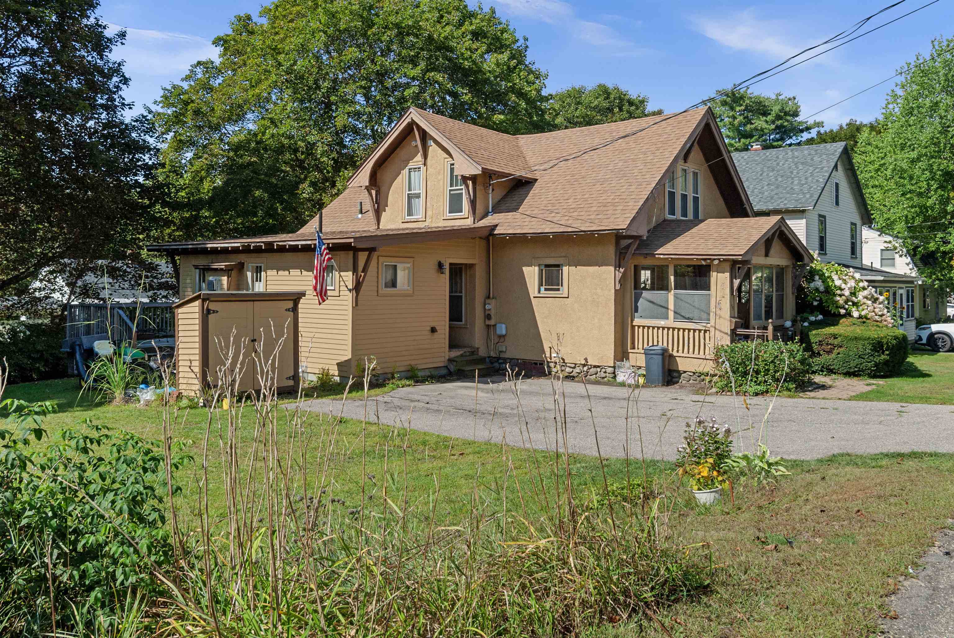 119 Gilford Avenue Property Photo 2