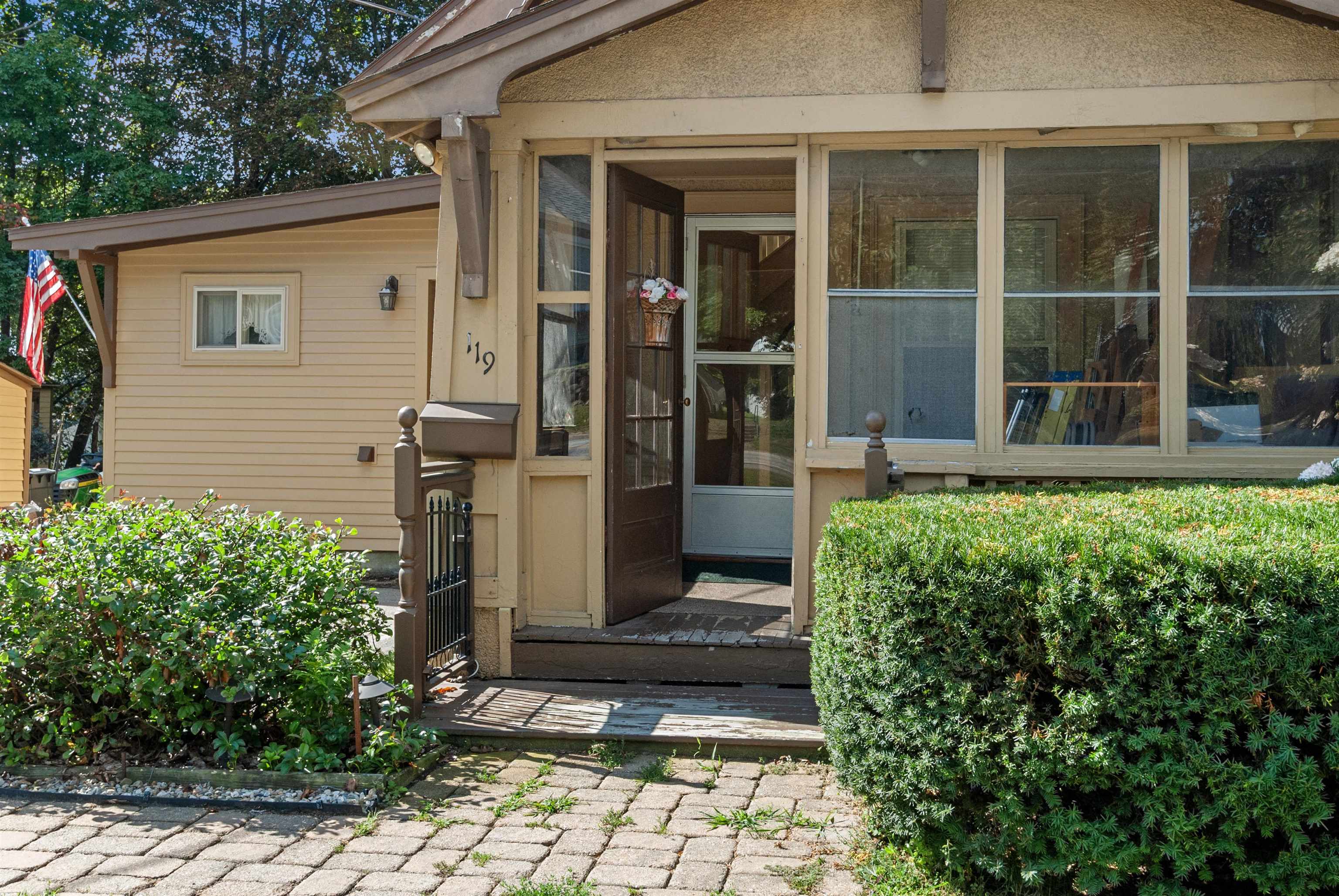 119 Gilford Avenue Property Photo 3