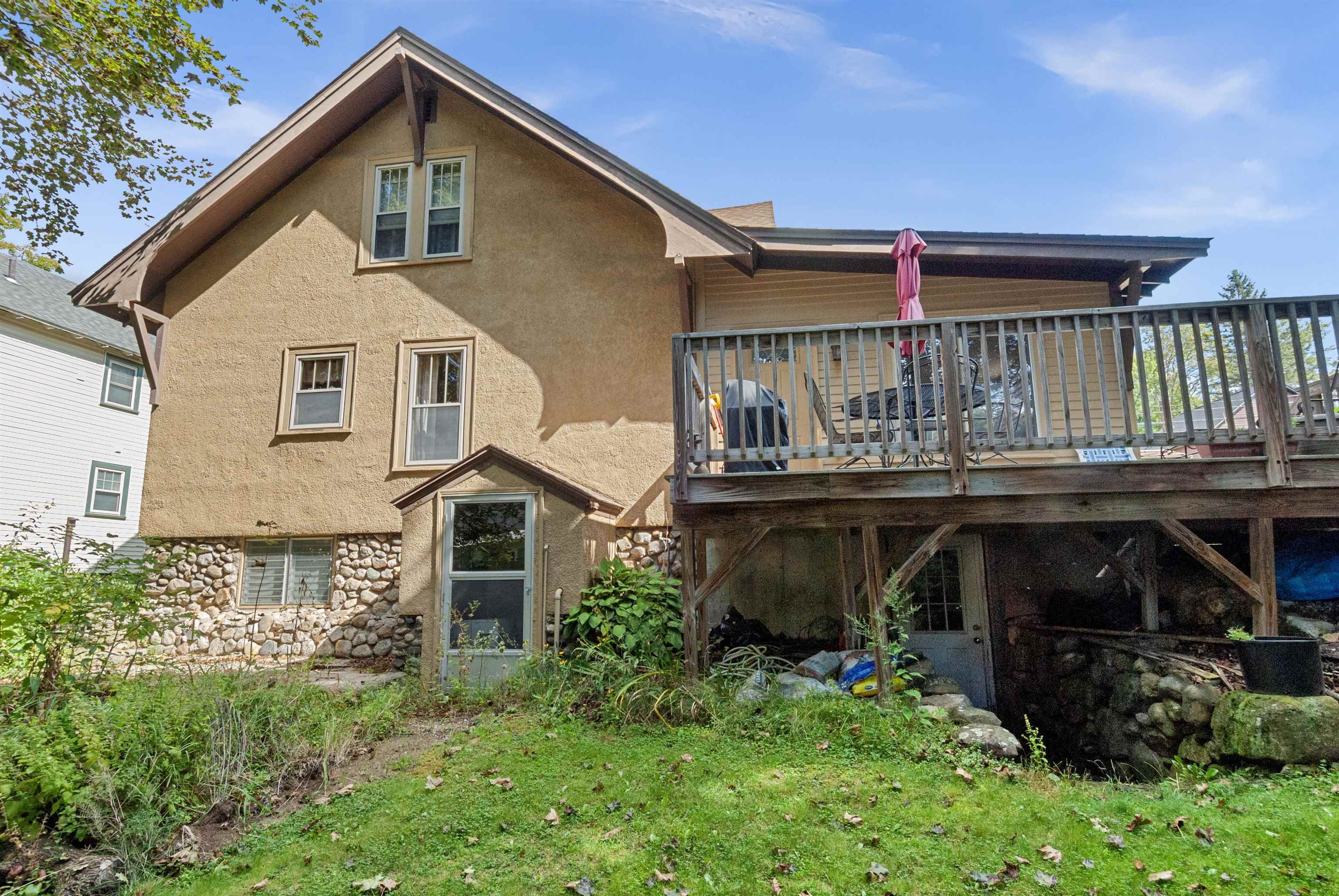 119 Gilford Avenue Property Photo 8