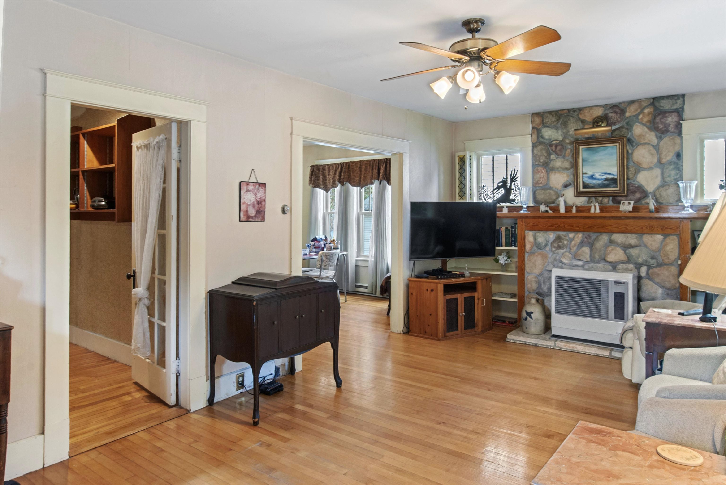 119 Gilford Avenue Property Photo 21