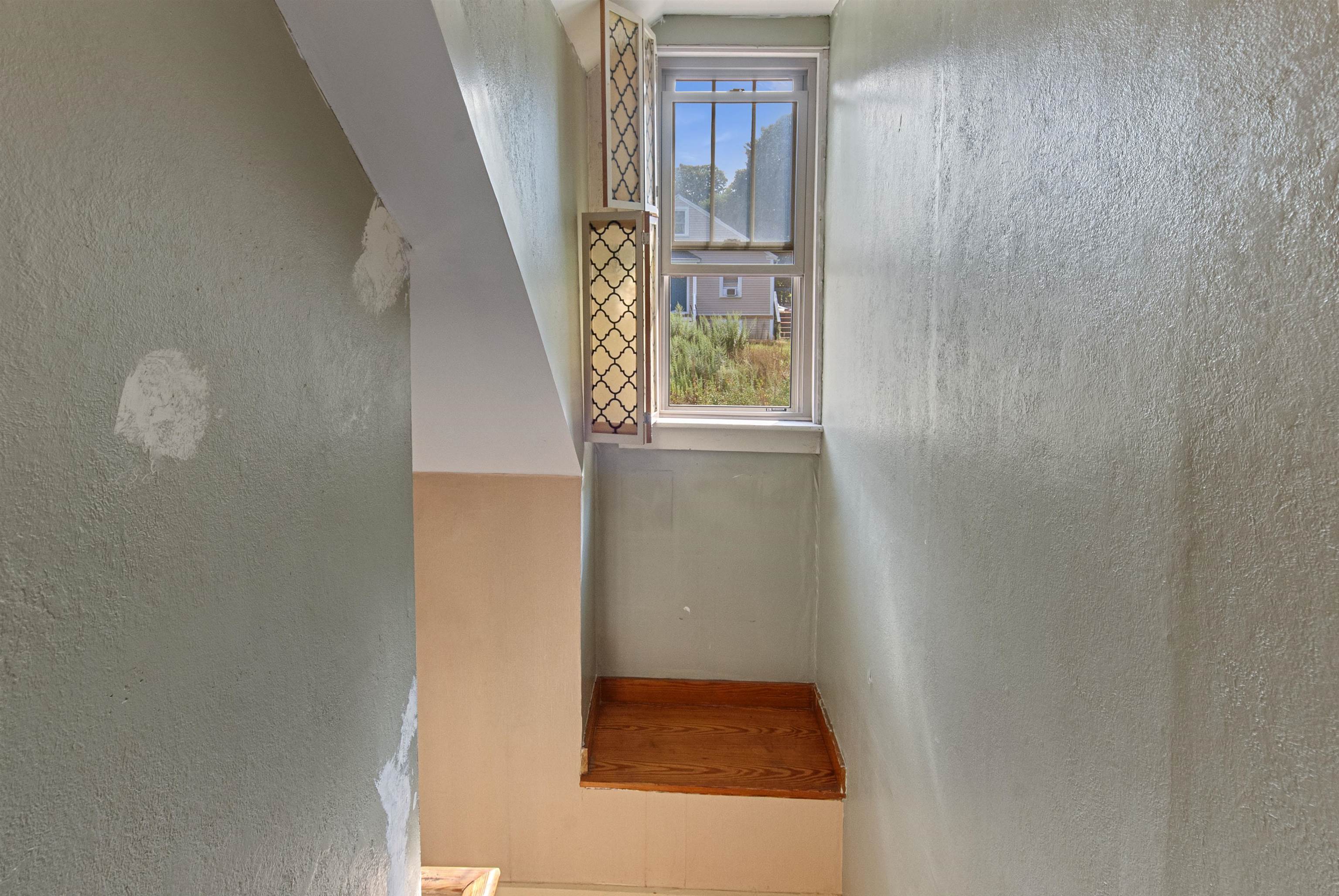 119 Gilford Avenue Property Photo 32