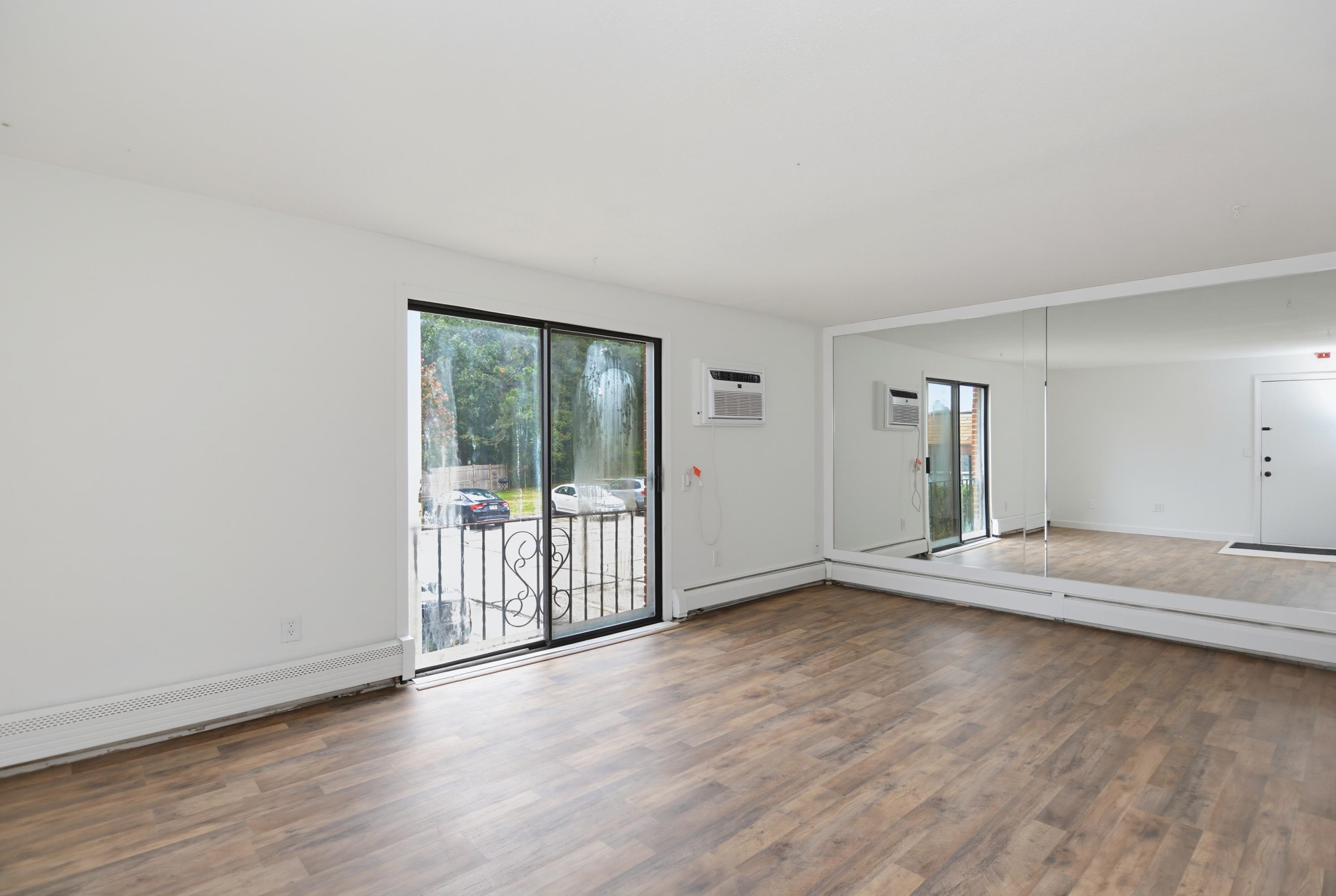 12 English Village Road Property Photo 6