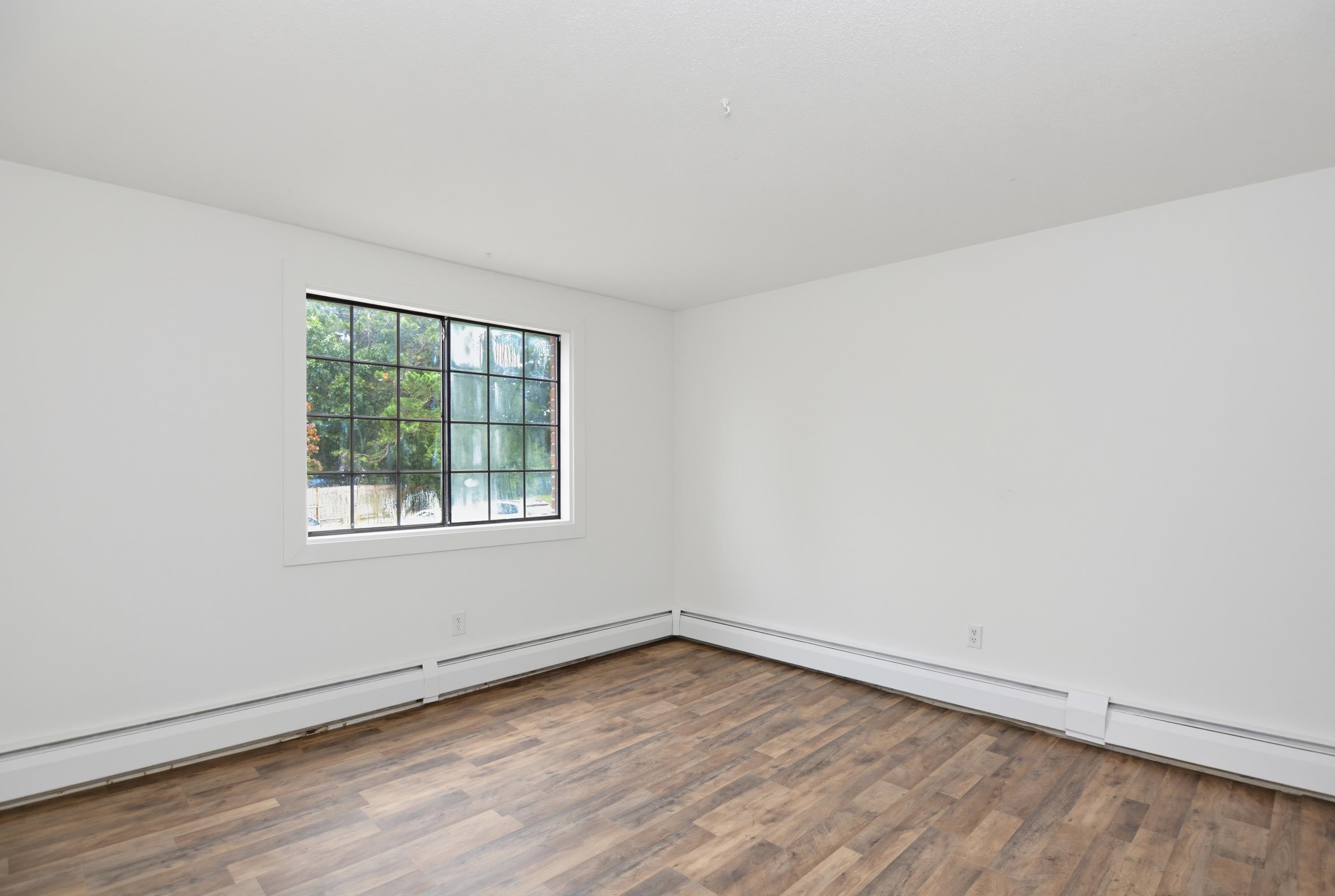 12 English Village Road Property Photo 9