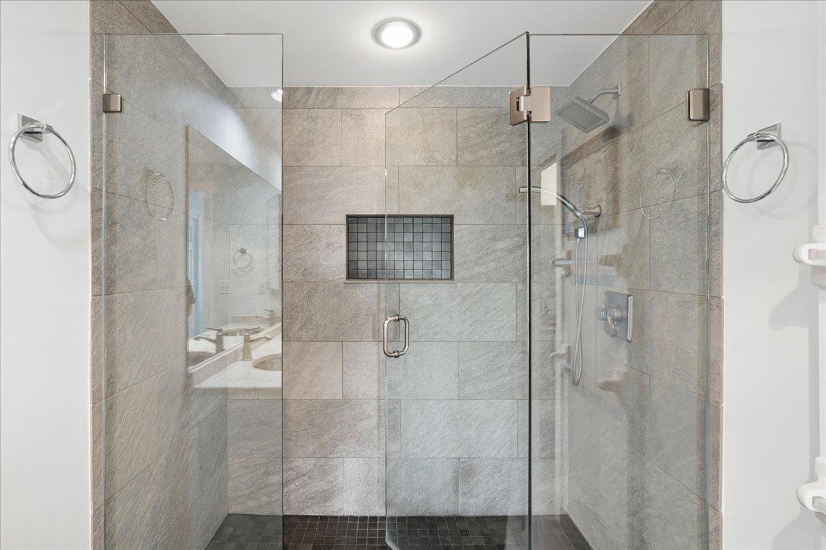 12 Mountain Laurels Drive Property Photo 27