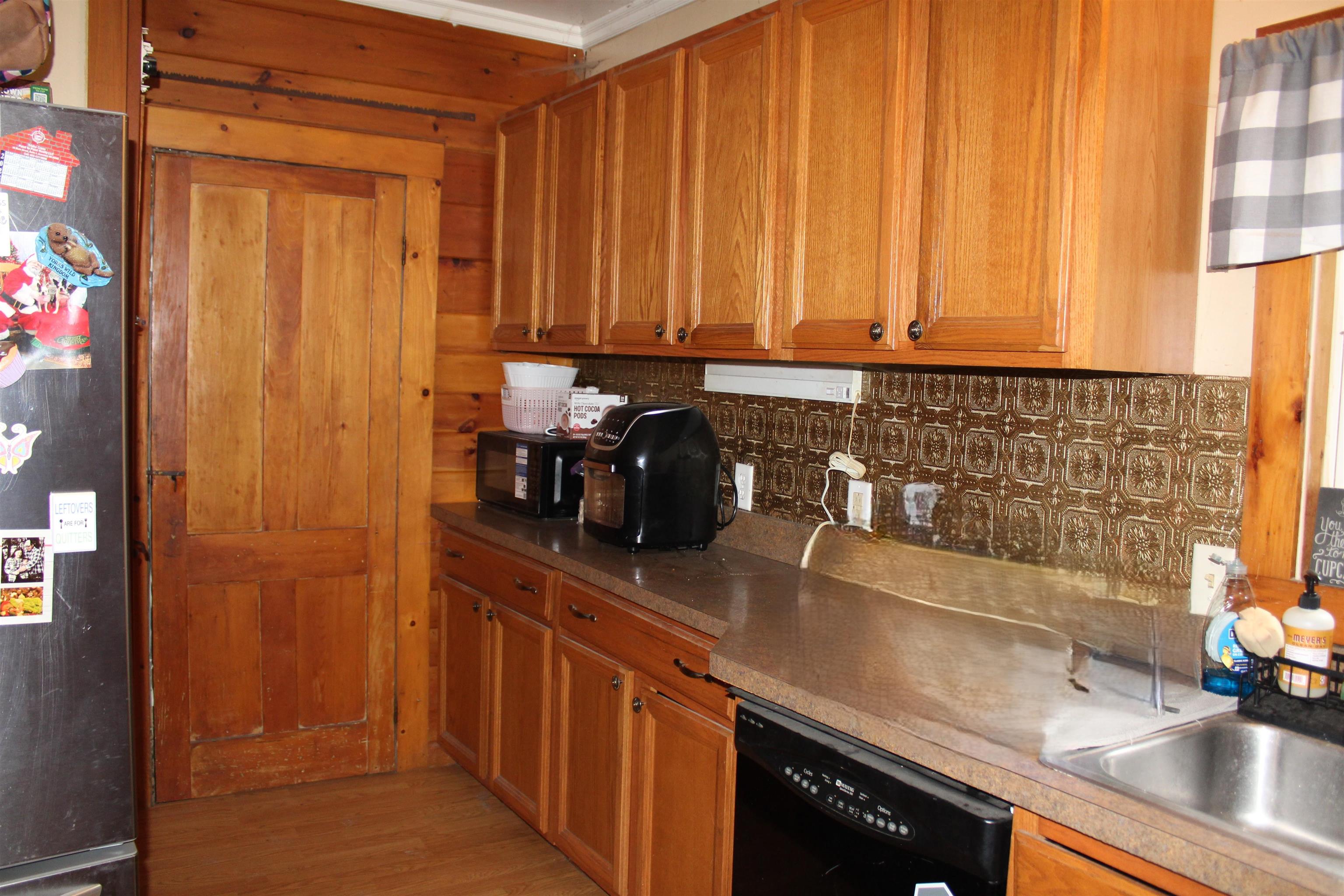 28 Spring Street Property Photo 5