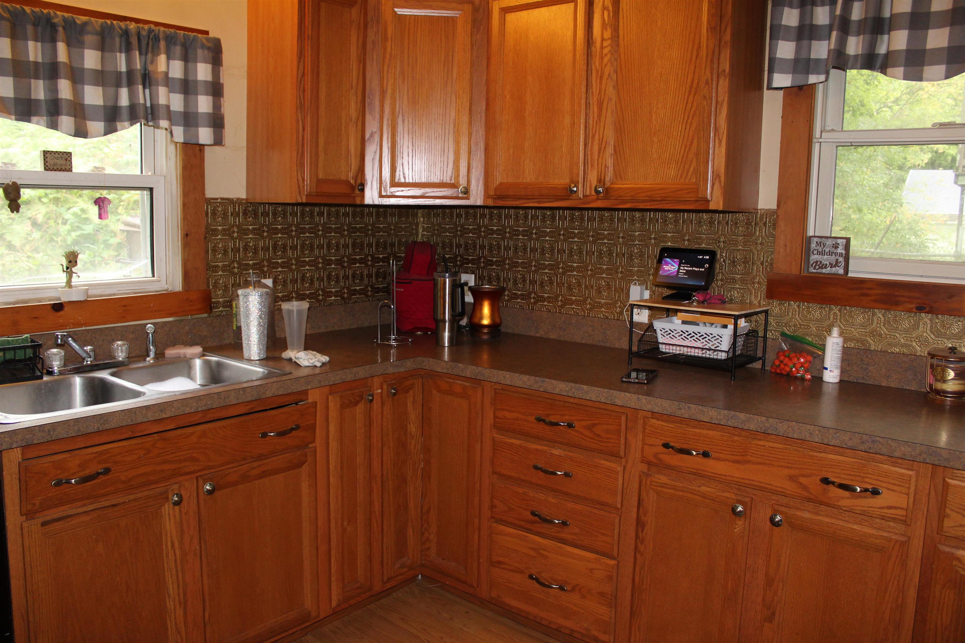 28 Spring Street Property Photo 6