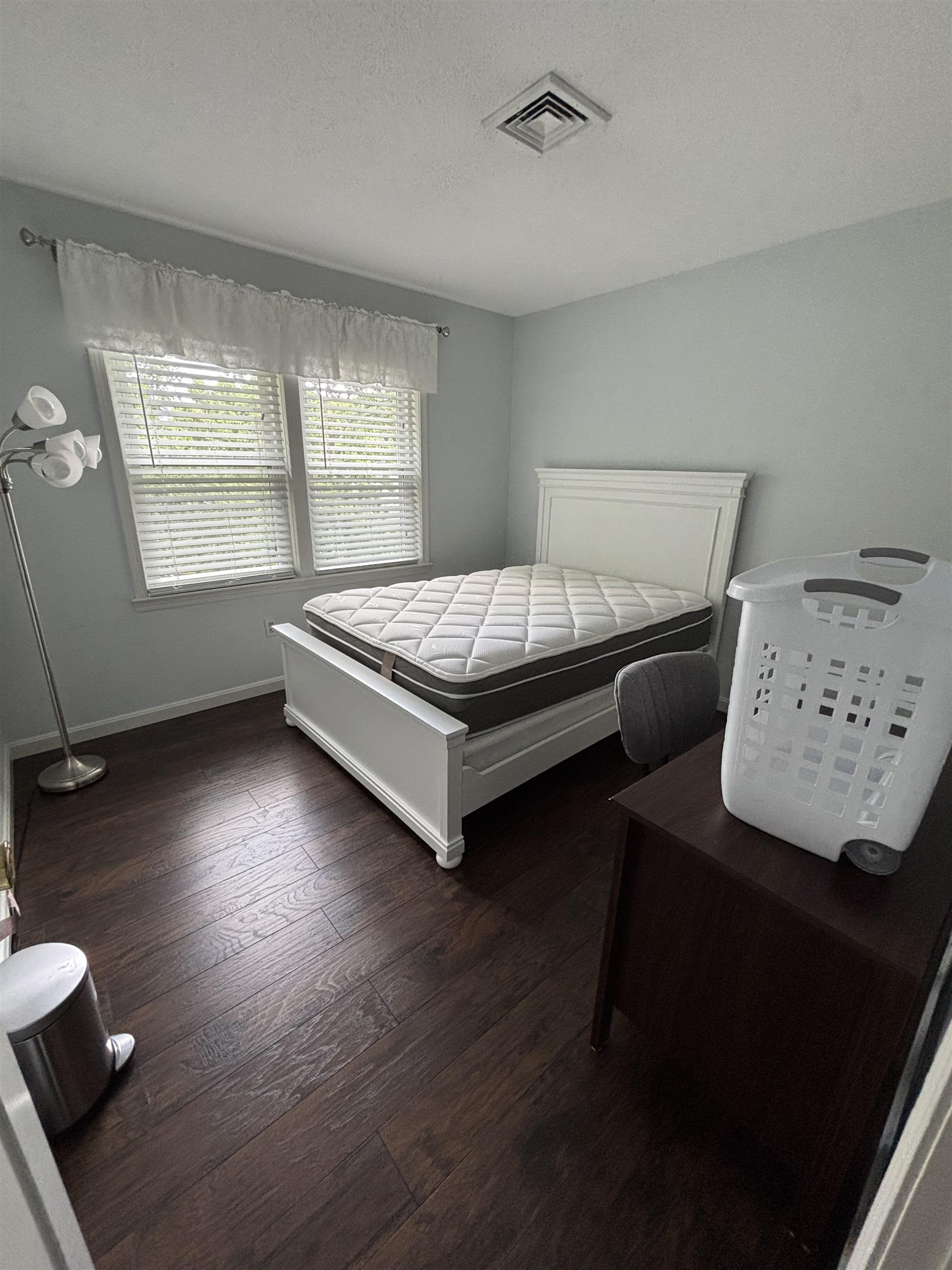 690 S Porter Street Property Photo 2
