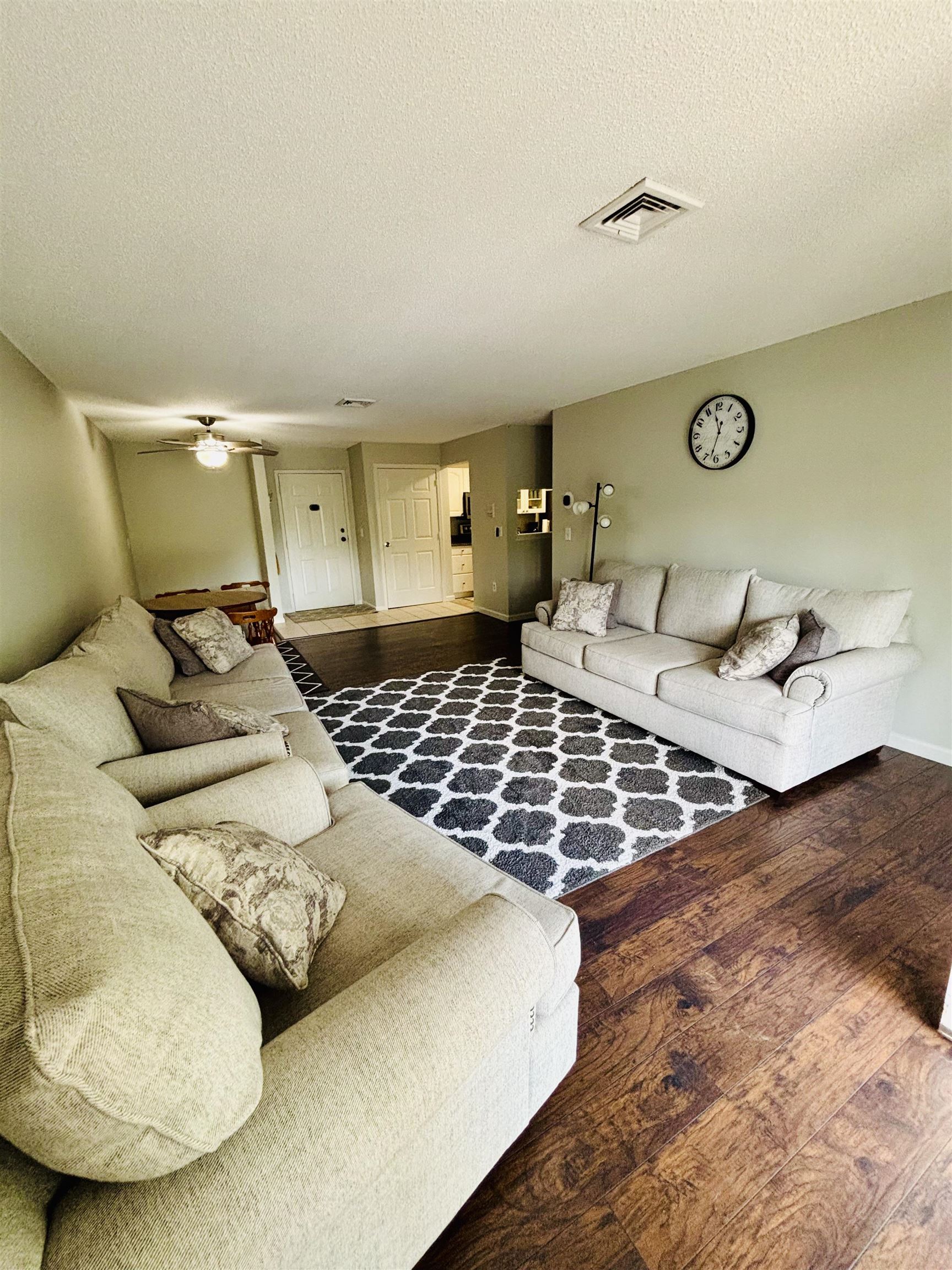 690 S Porter Street Property Photo 7