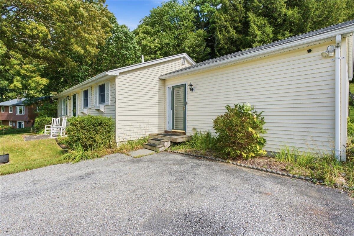 78 Carbonti Circle Property Photo 3