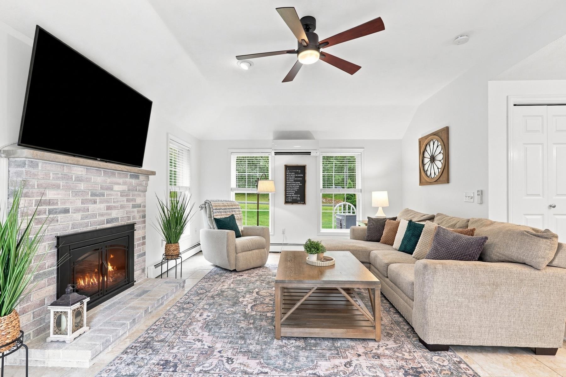 16 Lantern Lane Property Photo 11